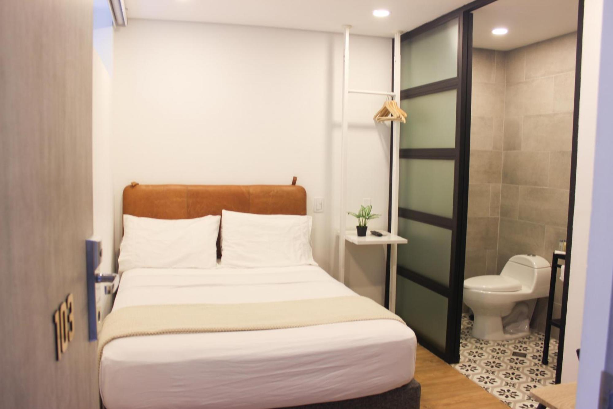 Small Single Room photo 2