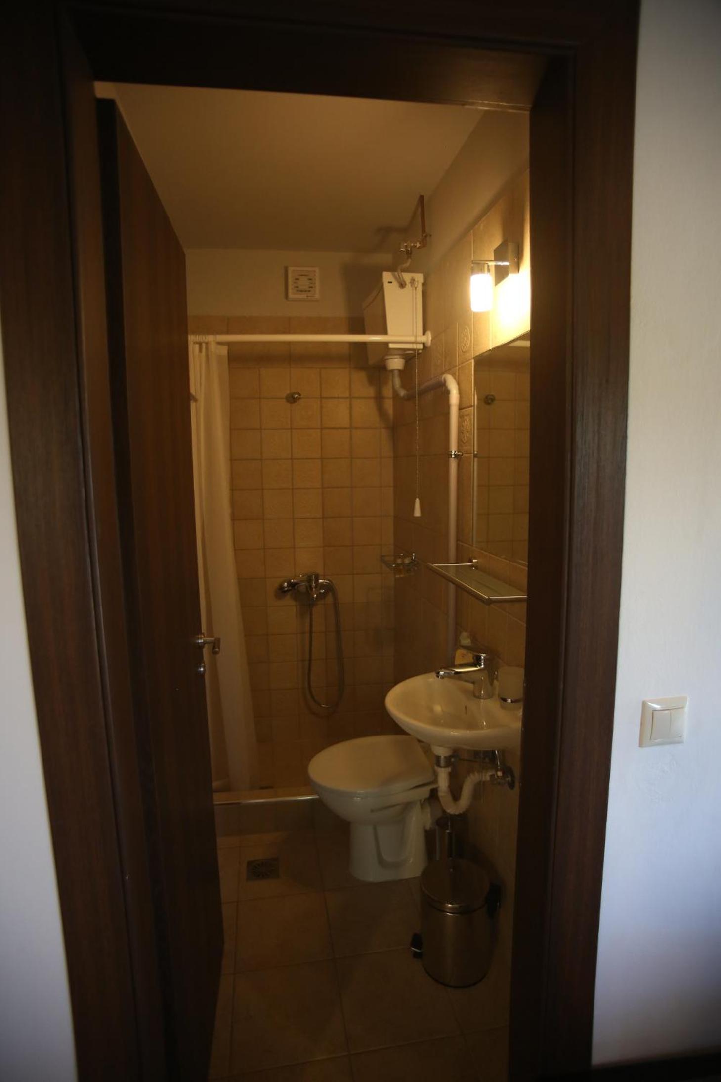 Two-Bedroom House - Photo 24