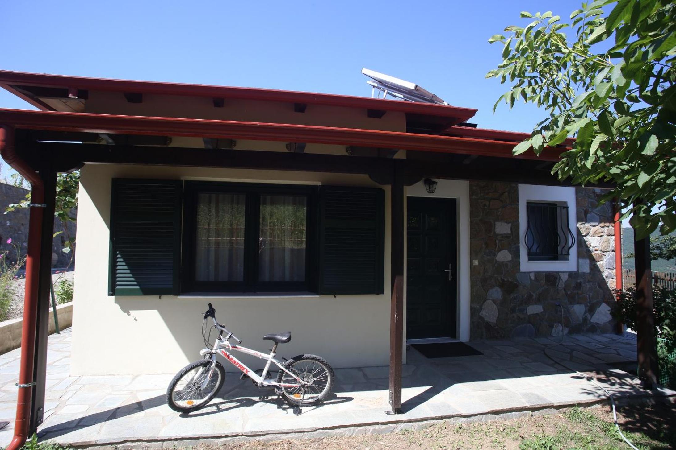 Two-Bedroom House - Photo 7