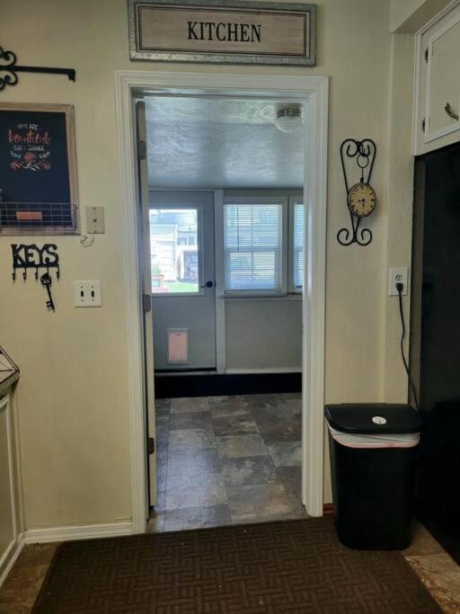 Three-Bedroom House photo 3
