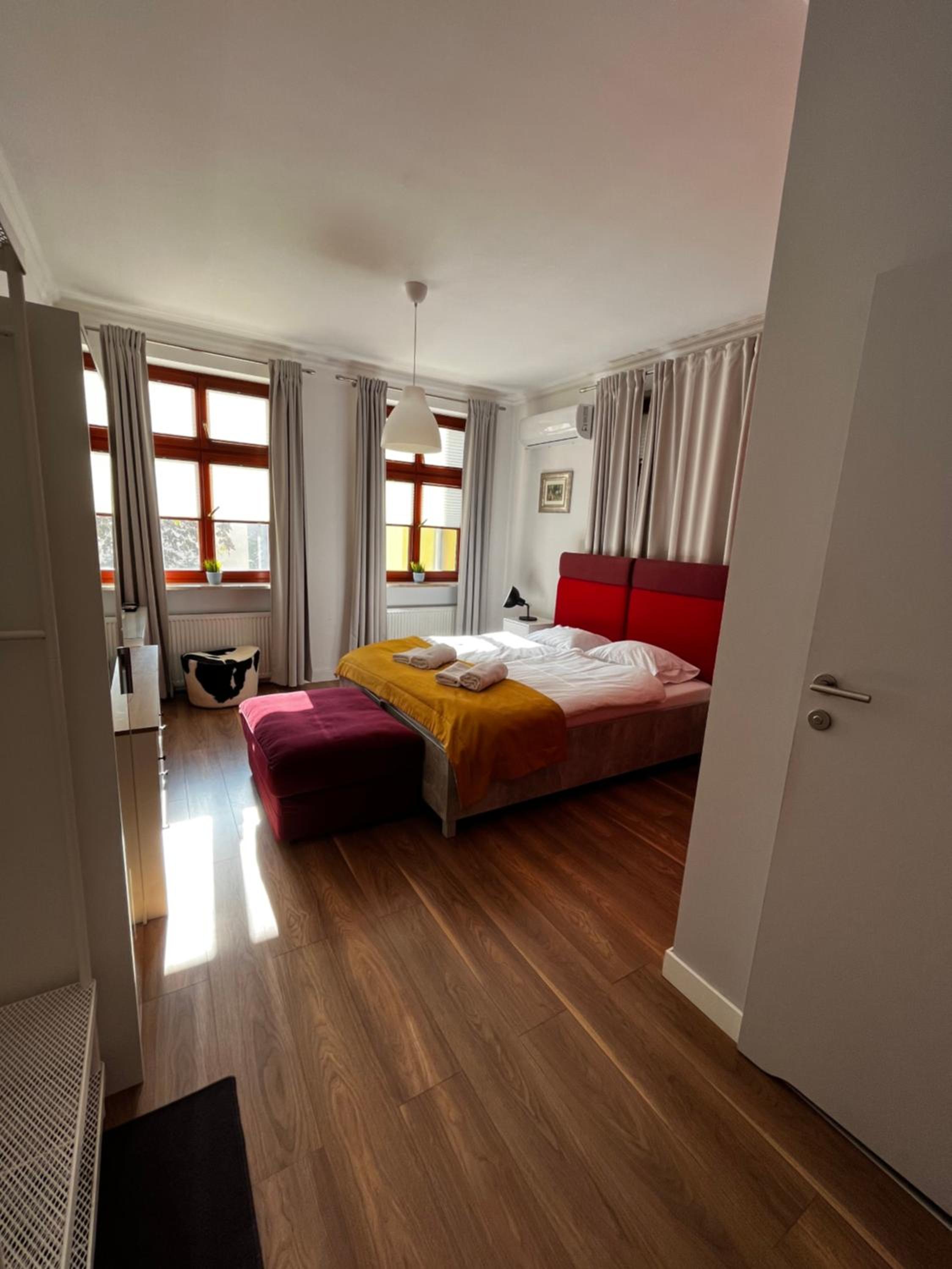 Deluxe Double Room with Shower - Photo 8