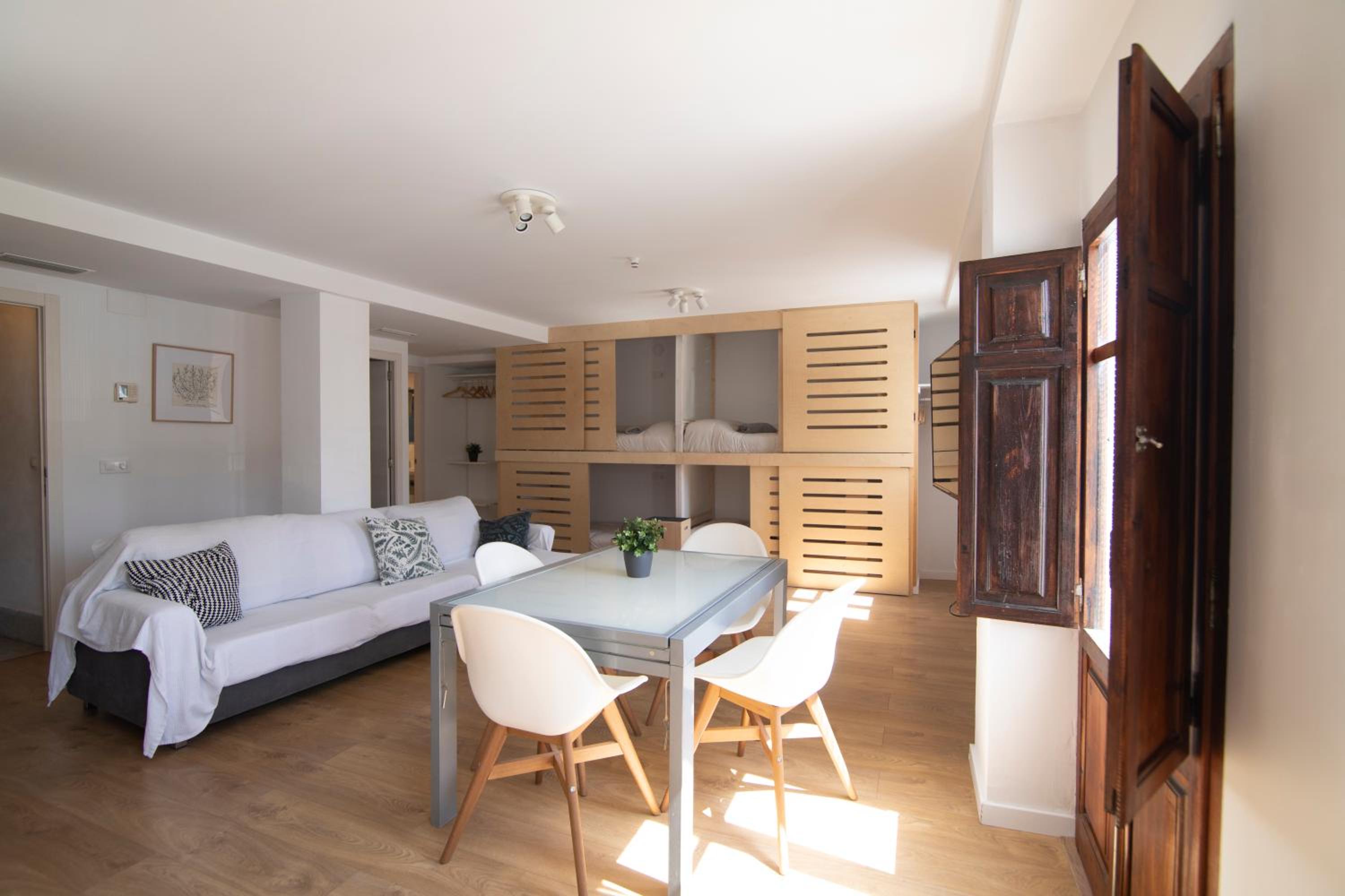 Apartment with View and Balcony photo 3