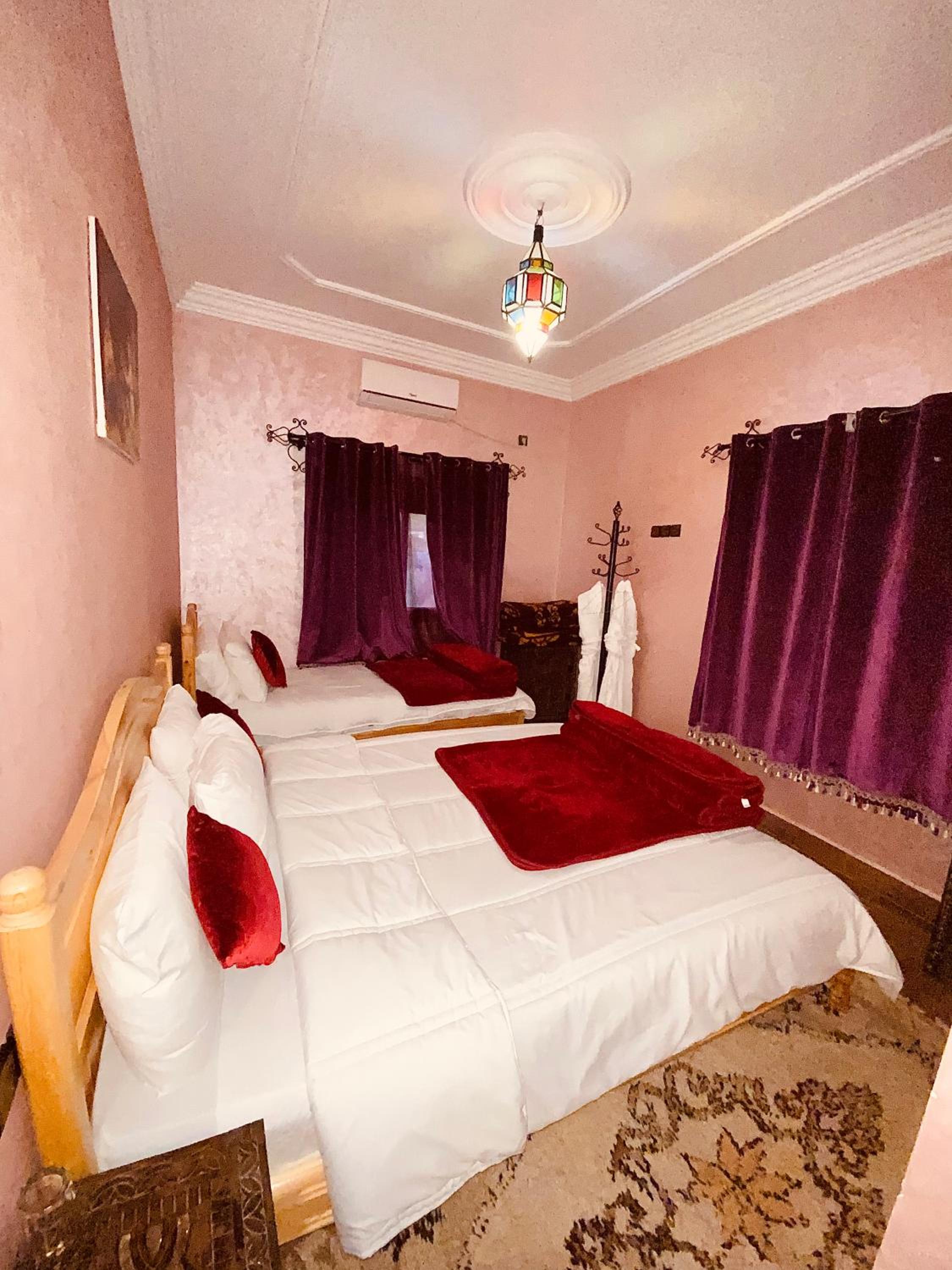 Double or Twin Room with Mountain View - Photo 7