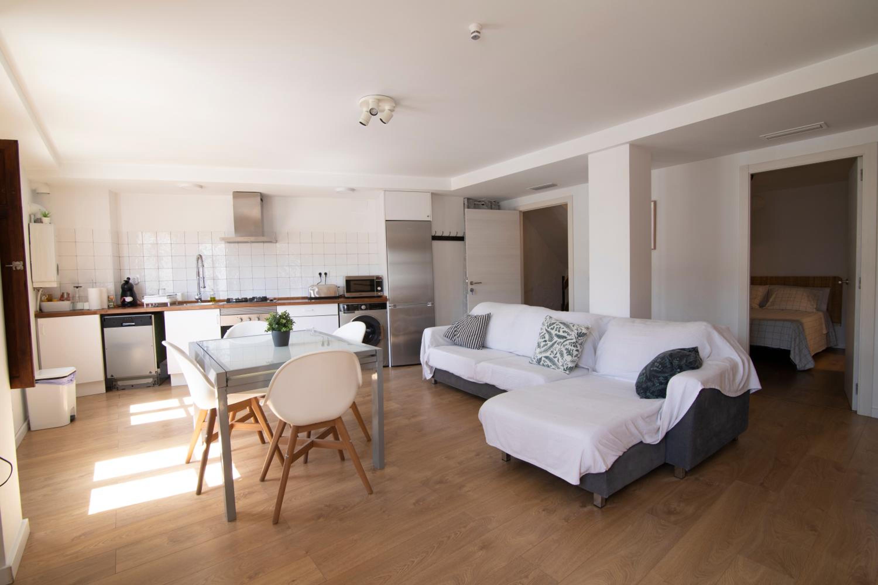 Apartment with View and Balcony photo 3