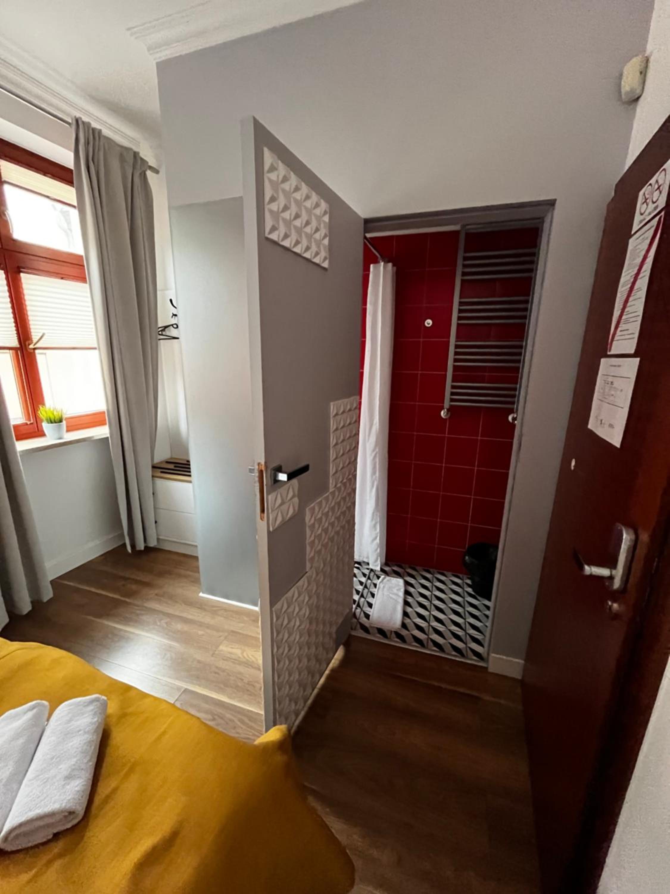 Standard Double Room - Photo 3