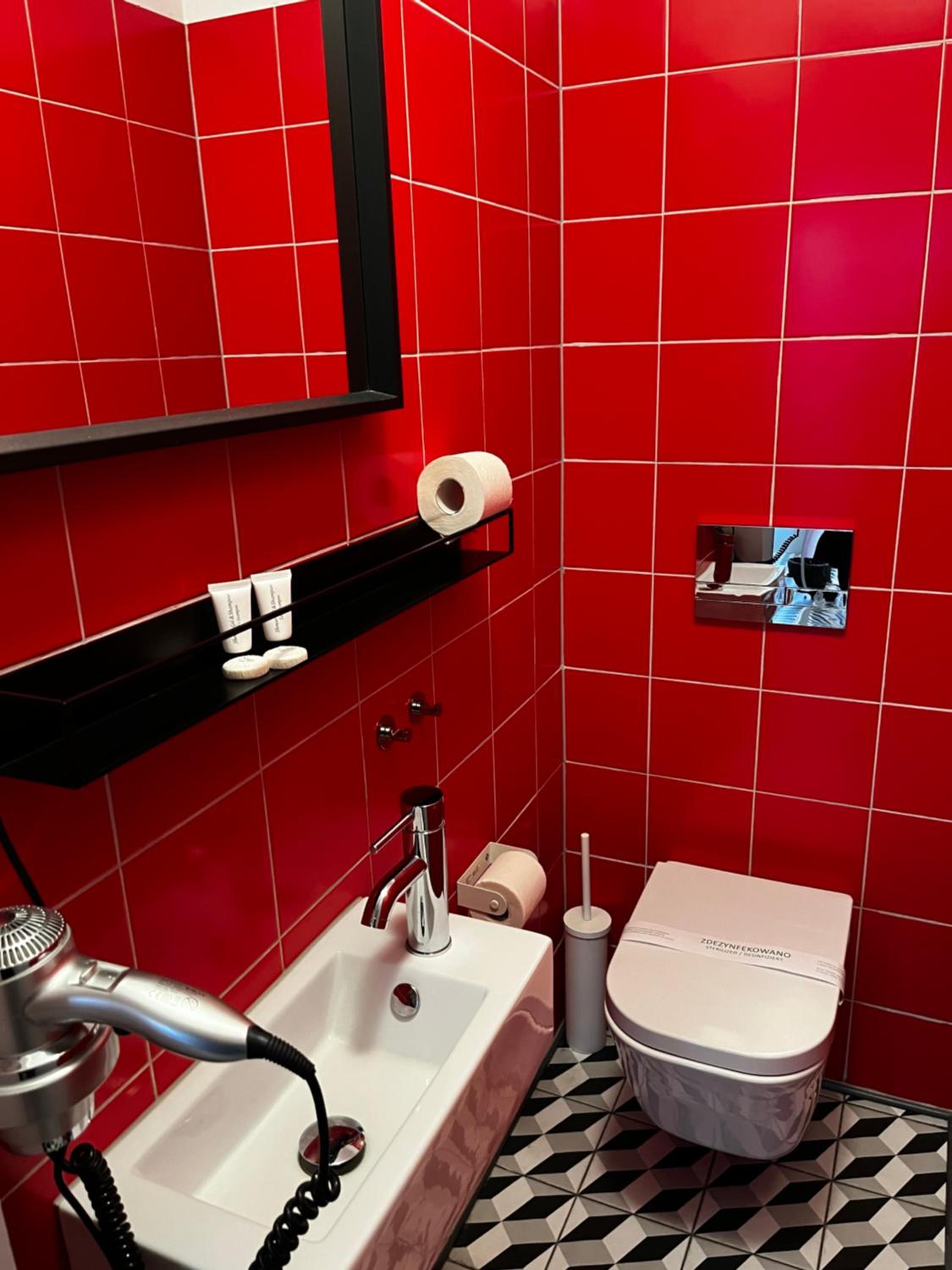 Standard Double Room - Photo 13