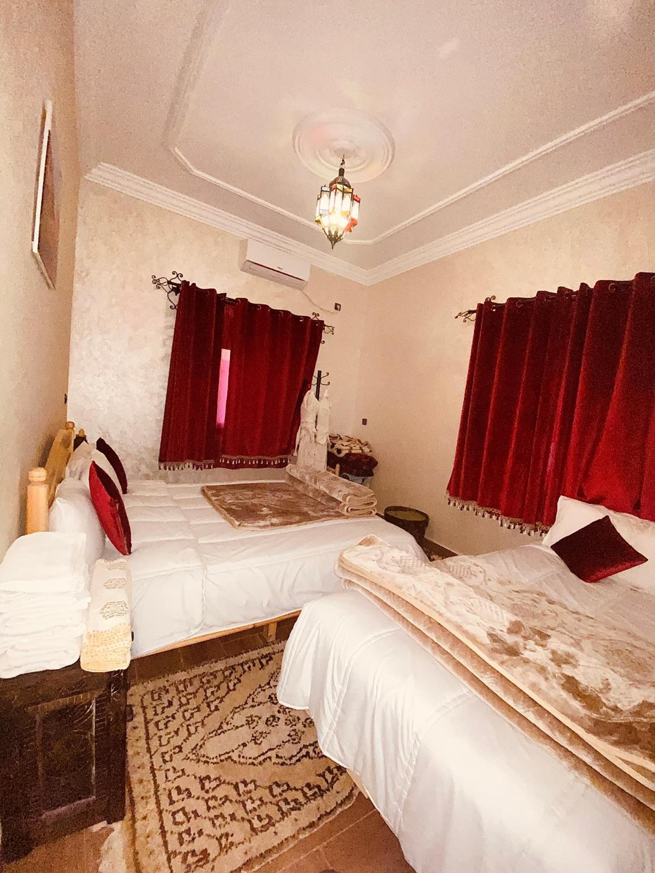 Double or Twin Room with Mountain View - Photo 1