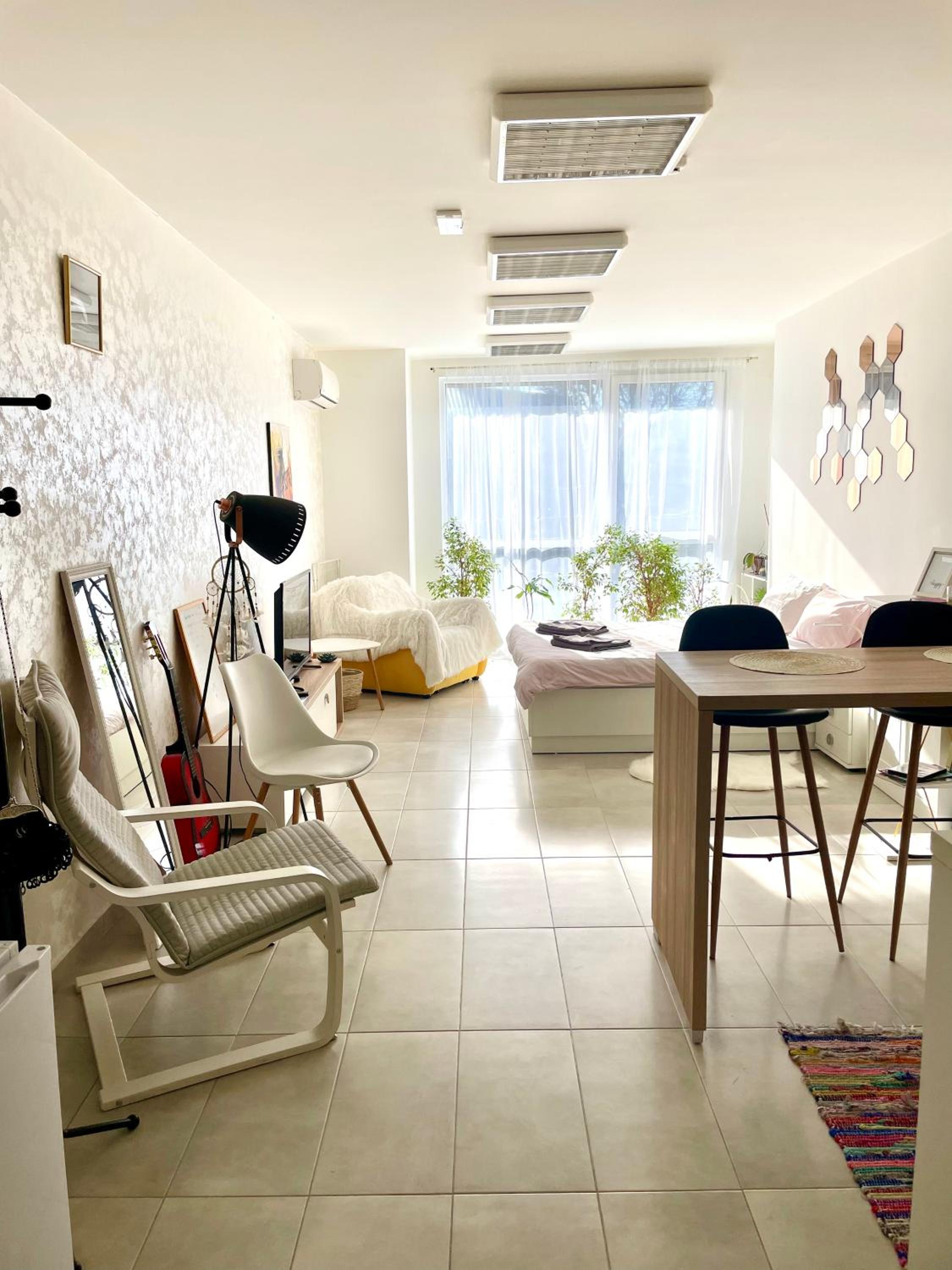 Studio Apartment photo 2