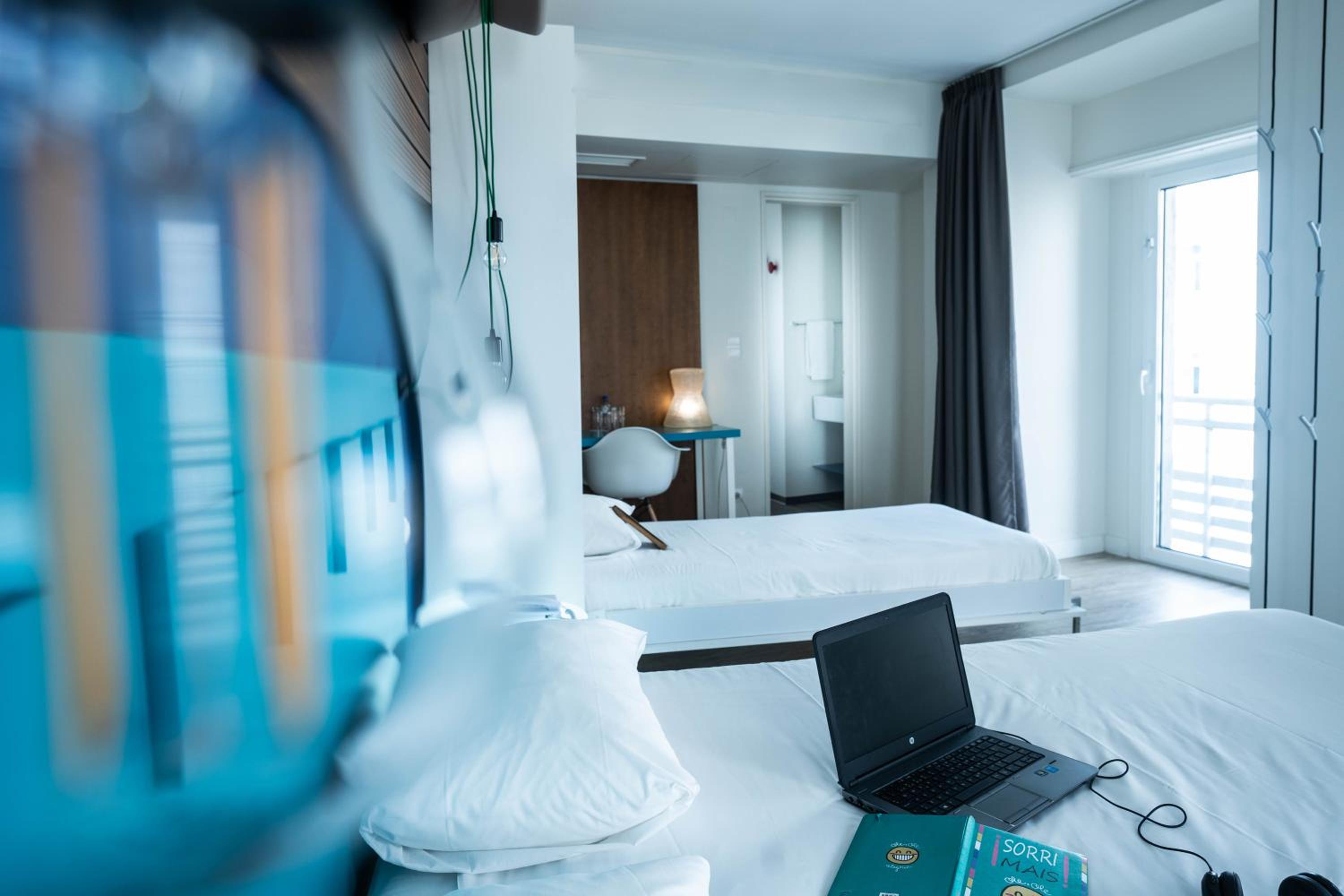 Triple Room with One Double Bed and One Single Bed - Photo 3