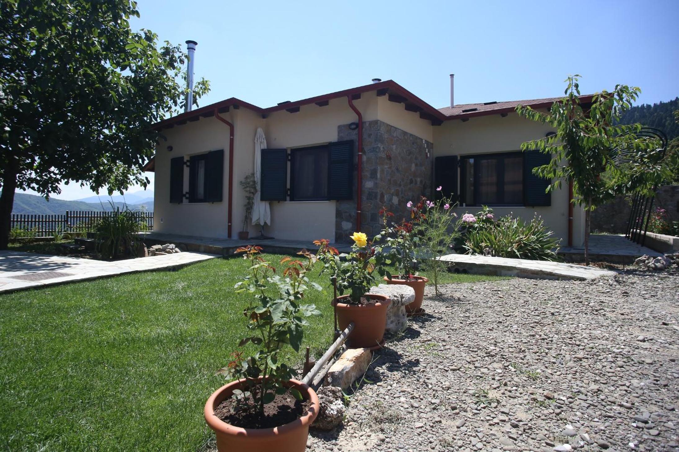 Two-Bedroom House - Photo 10