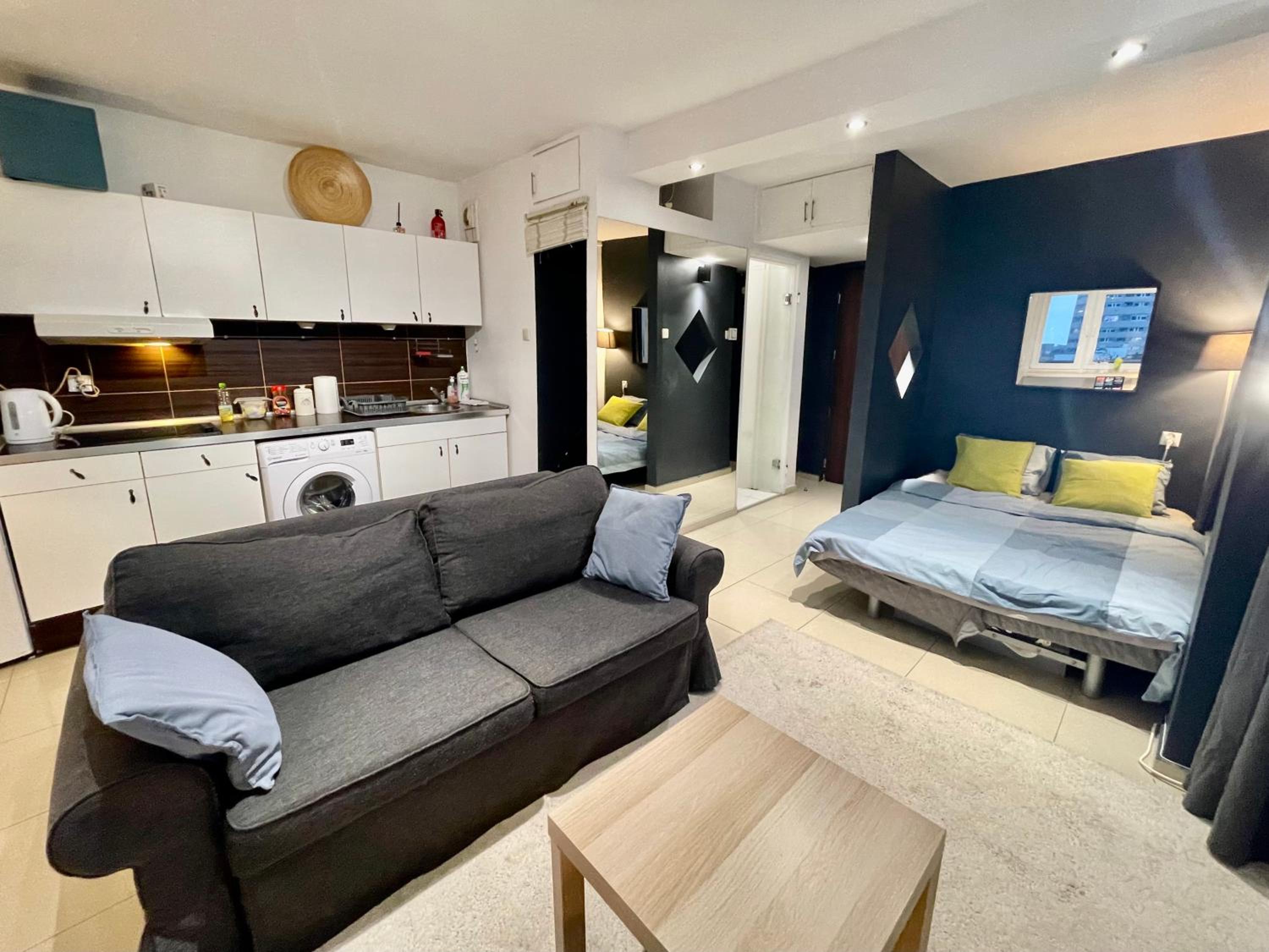 One-Bedroom Apartment - Photo 43