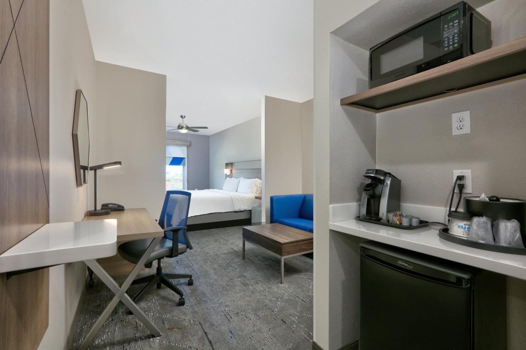 King Suite - Photo 2