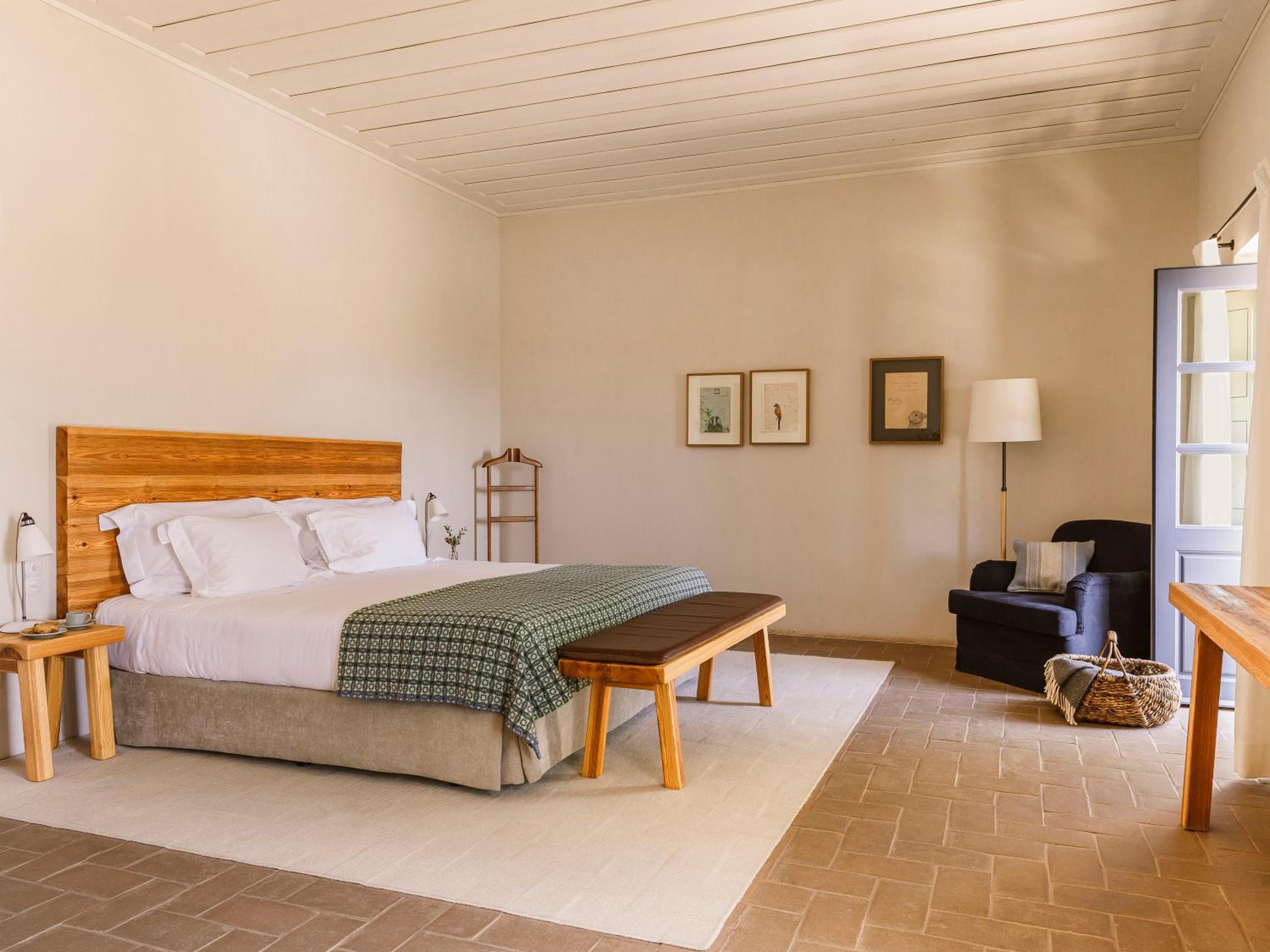Twin or Double Room - Courtyard photo 2