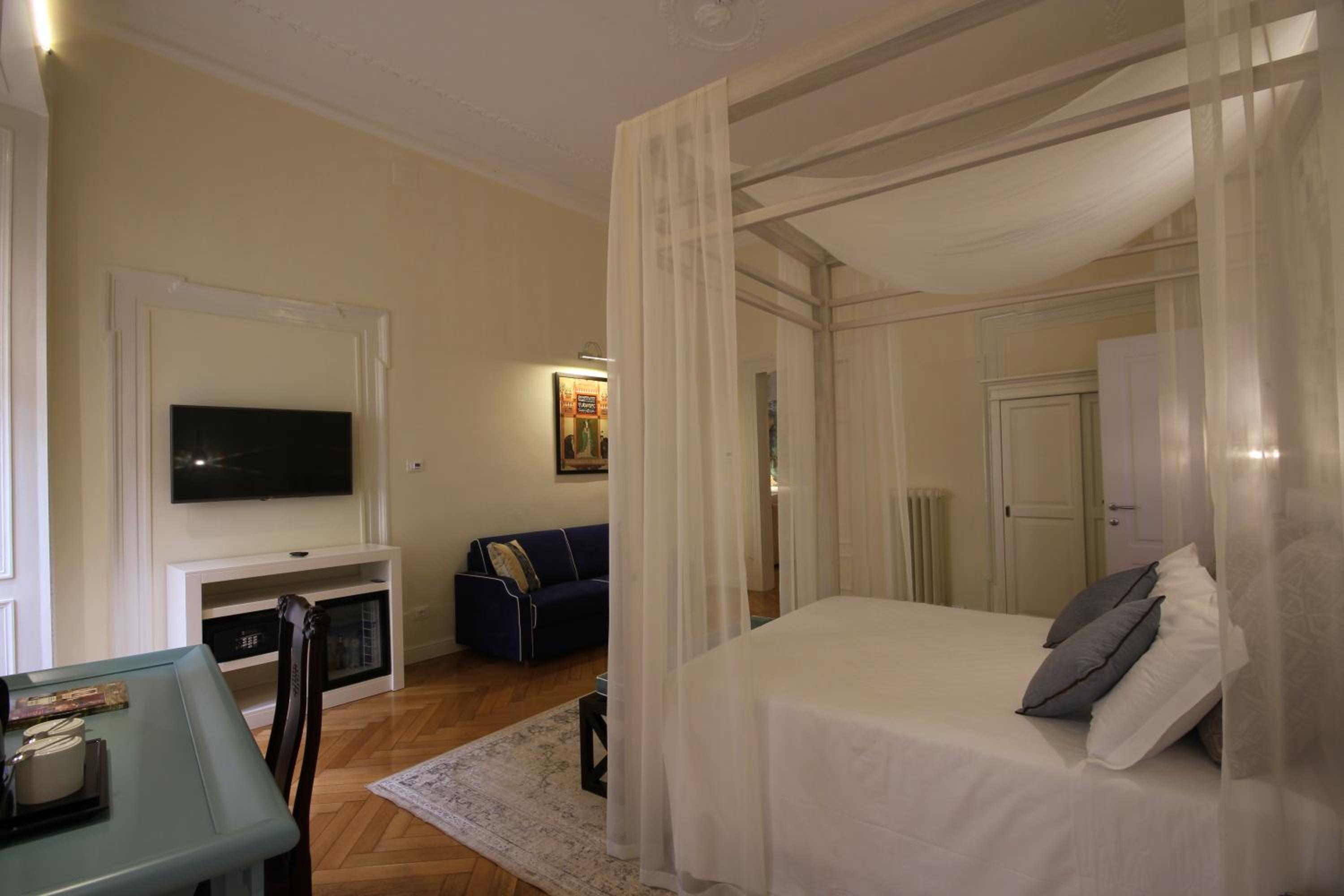 Deluxe Double Room - Separate Building - Photo 10