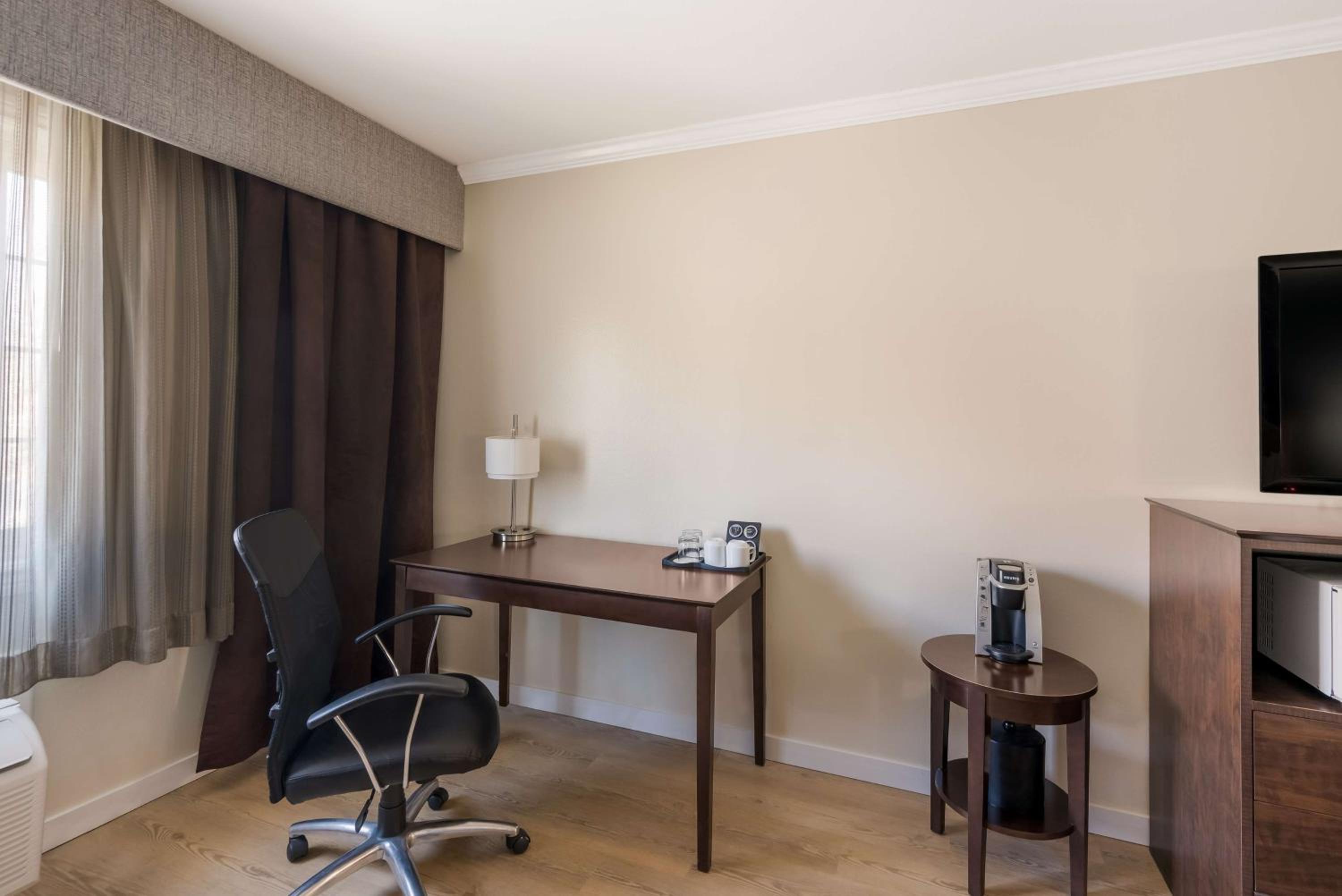 Queen Room - Photo 4