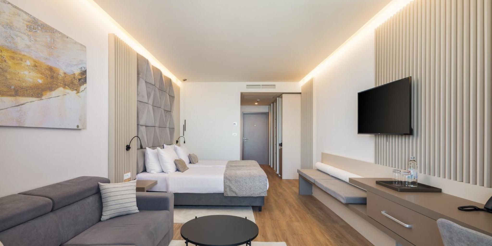 Luxury Room with Sea View and Balcony - Photo 21