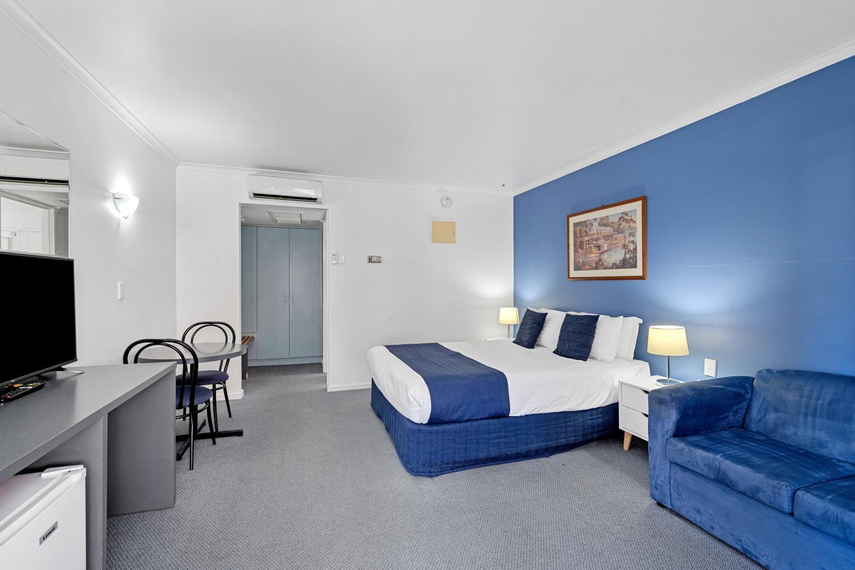 Standard Queen Room photo 3