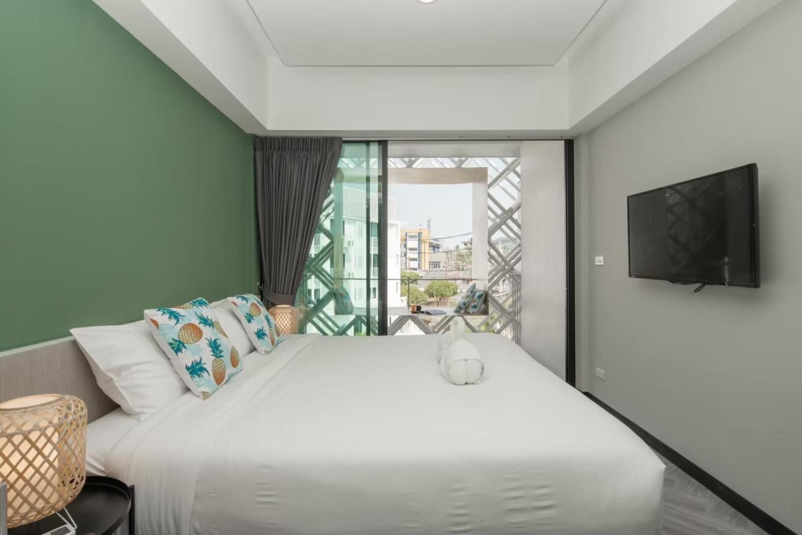 Family Suite with Balcony - Photo 1