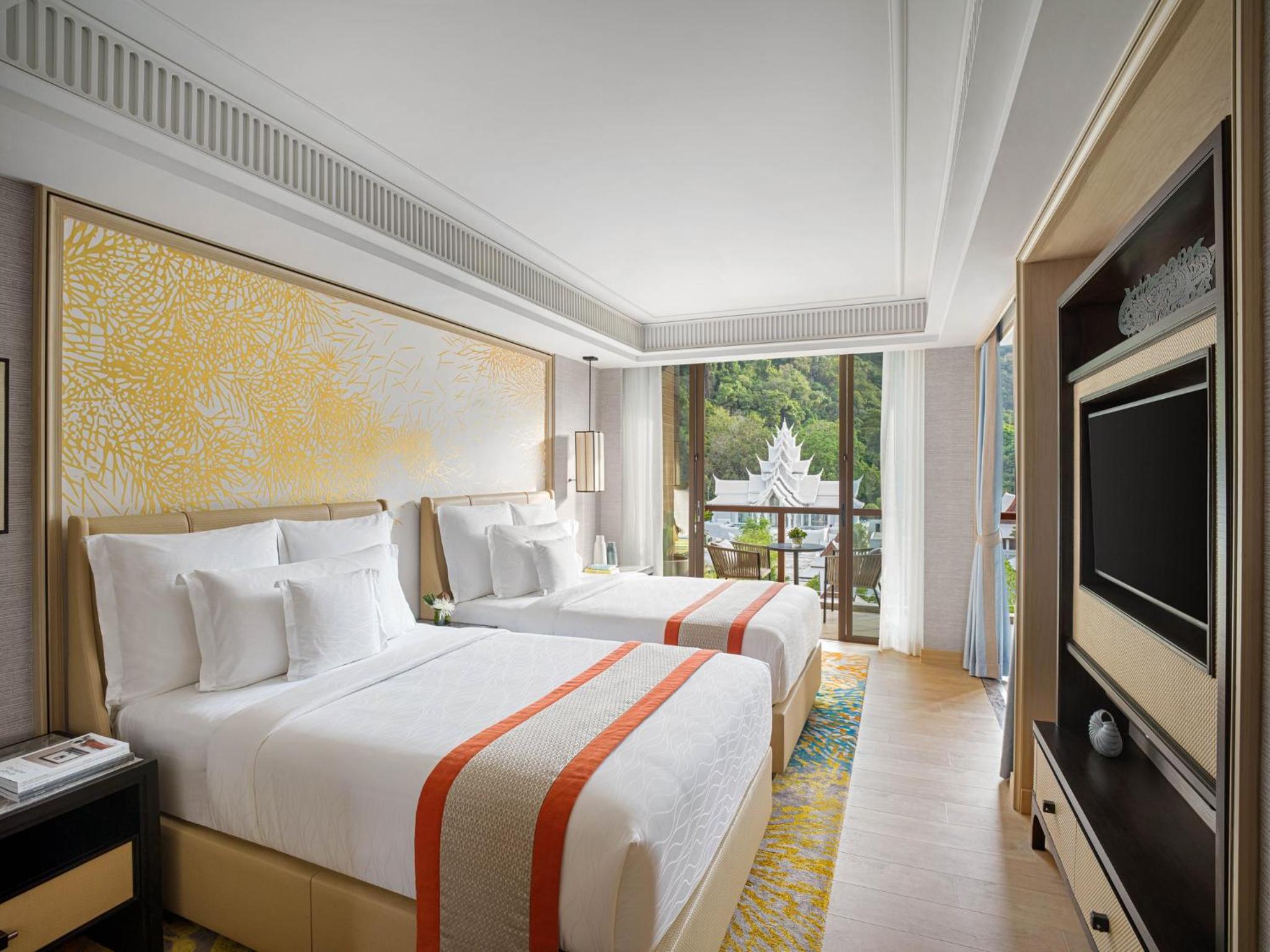 Classic Twin Room with Mountain View