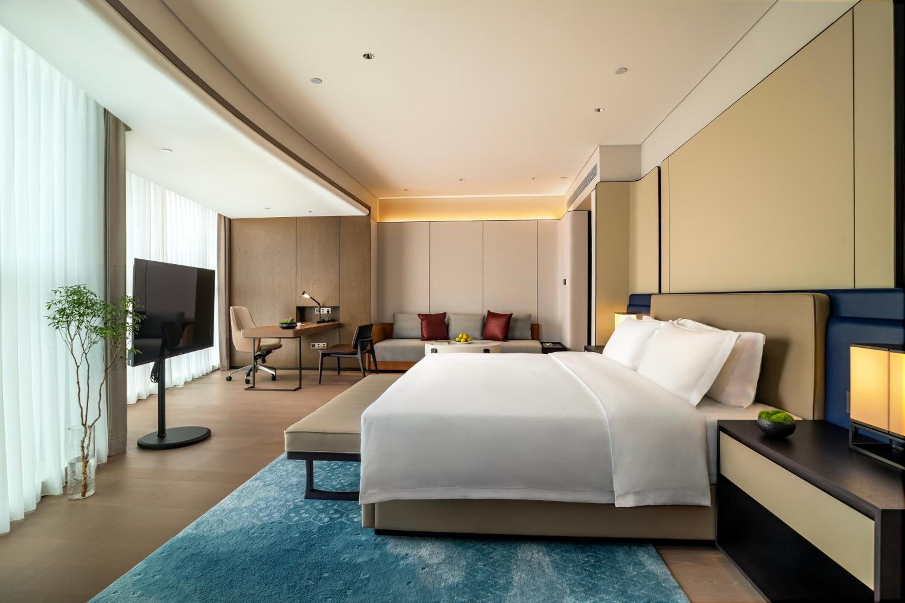 Family Suite With One King Bed And One Twin Bed, River View, Non-Smoking - Photo 1