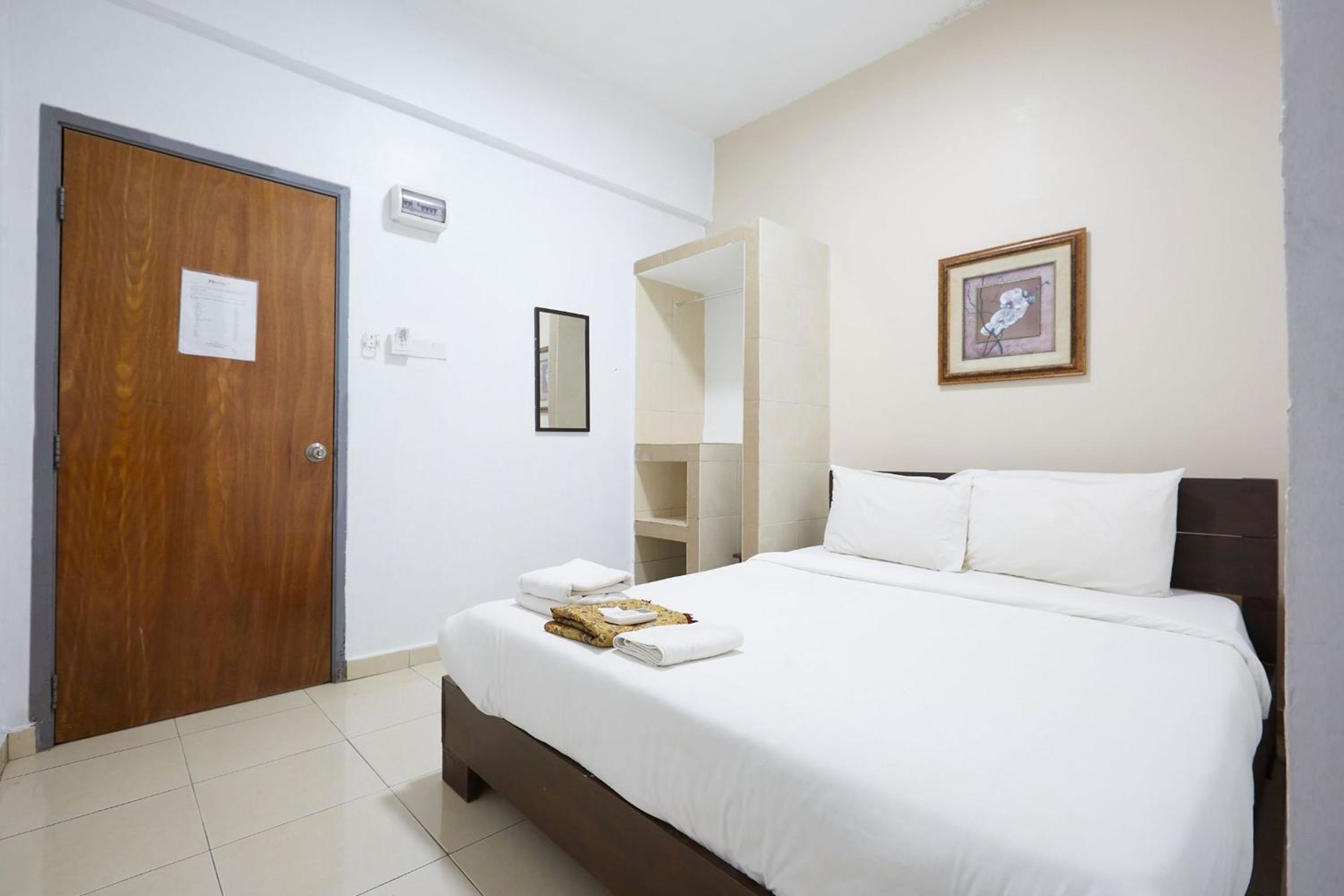 Deluxe Queen Room