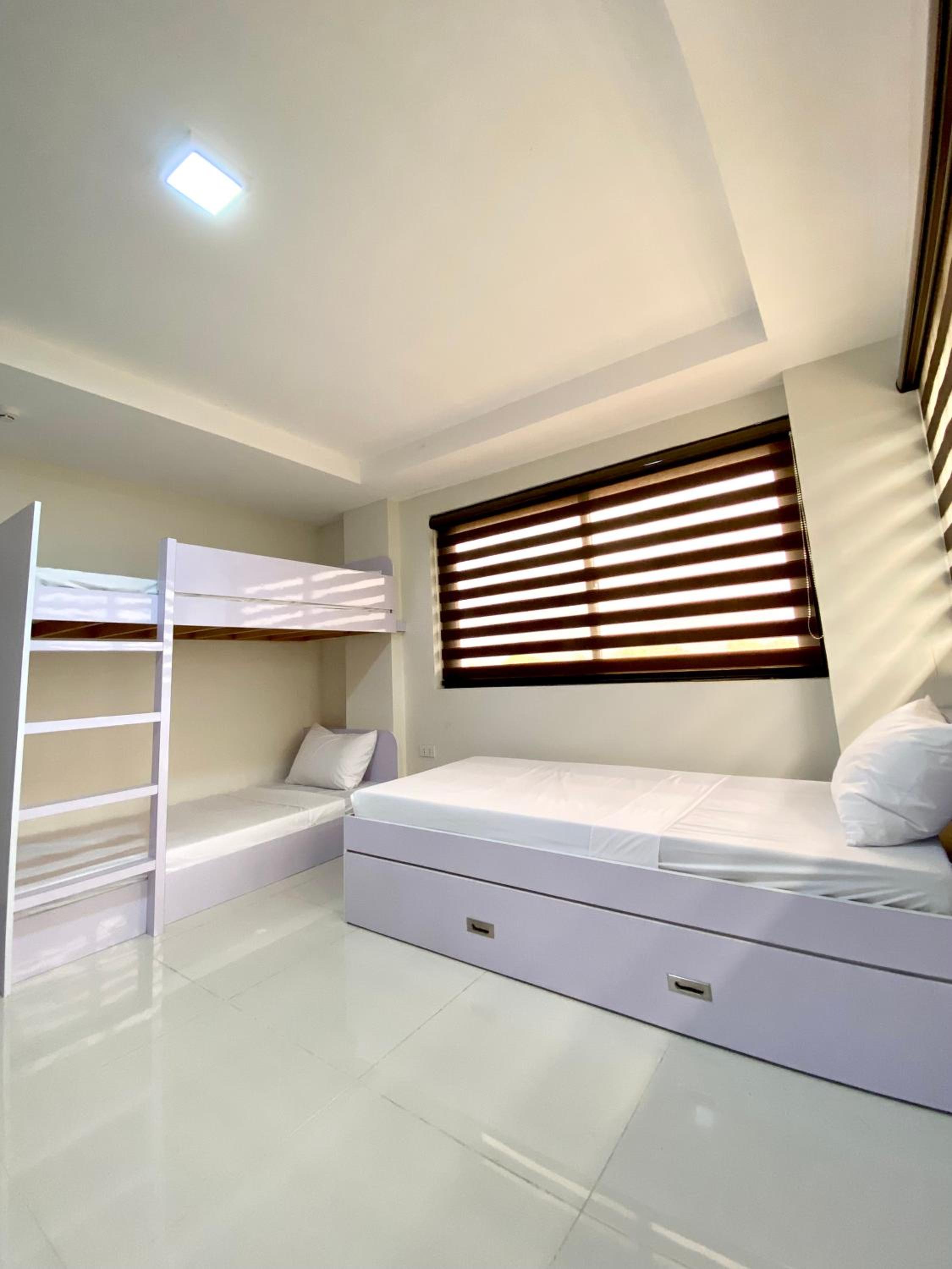Mixed Dormitory Room