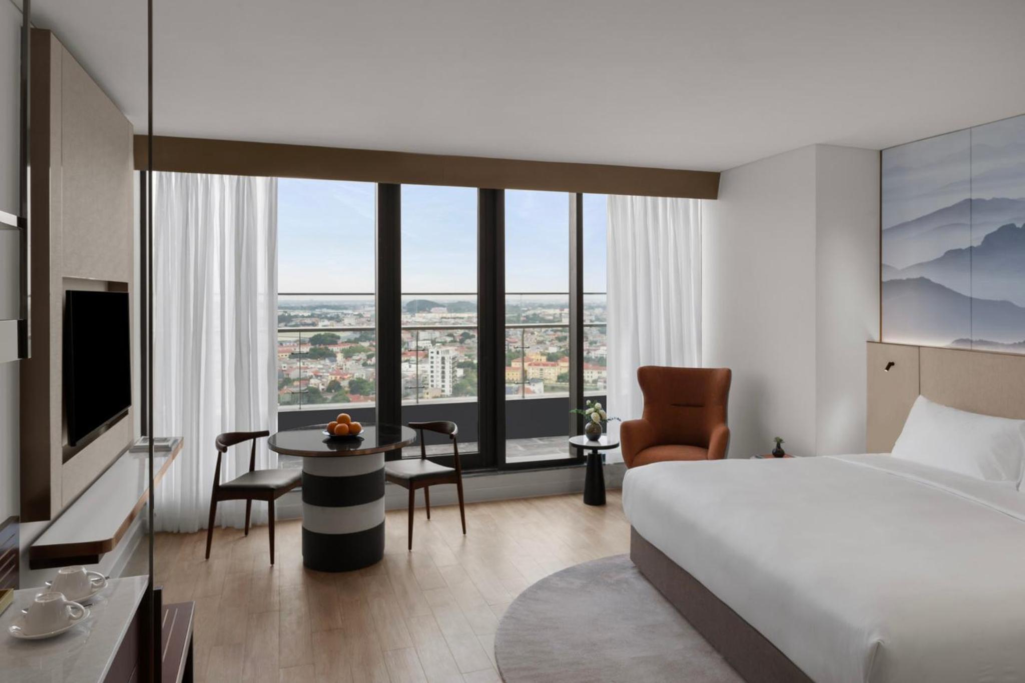 Premium King Residence with Balcony - Photo 3