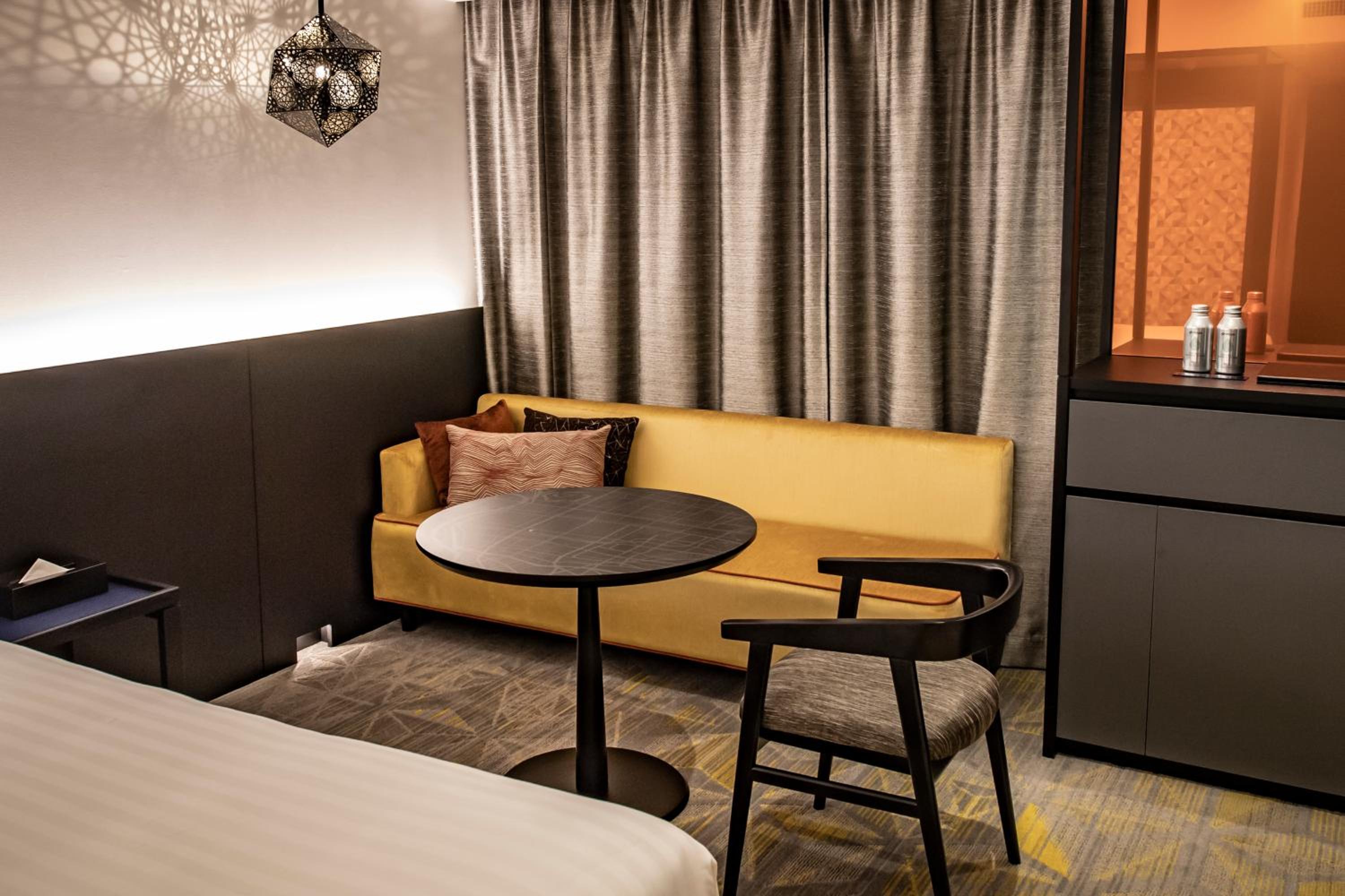 Superior Twin Room with Extra Bed - Non-Smoking photo 1
