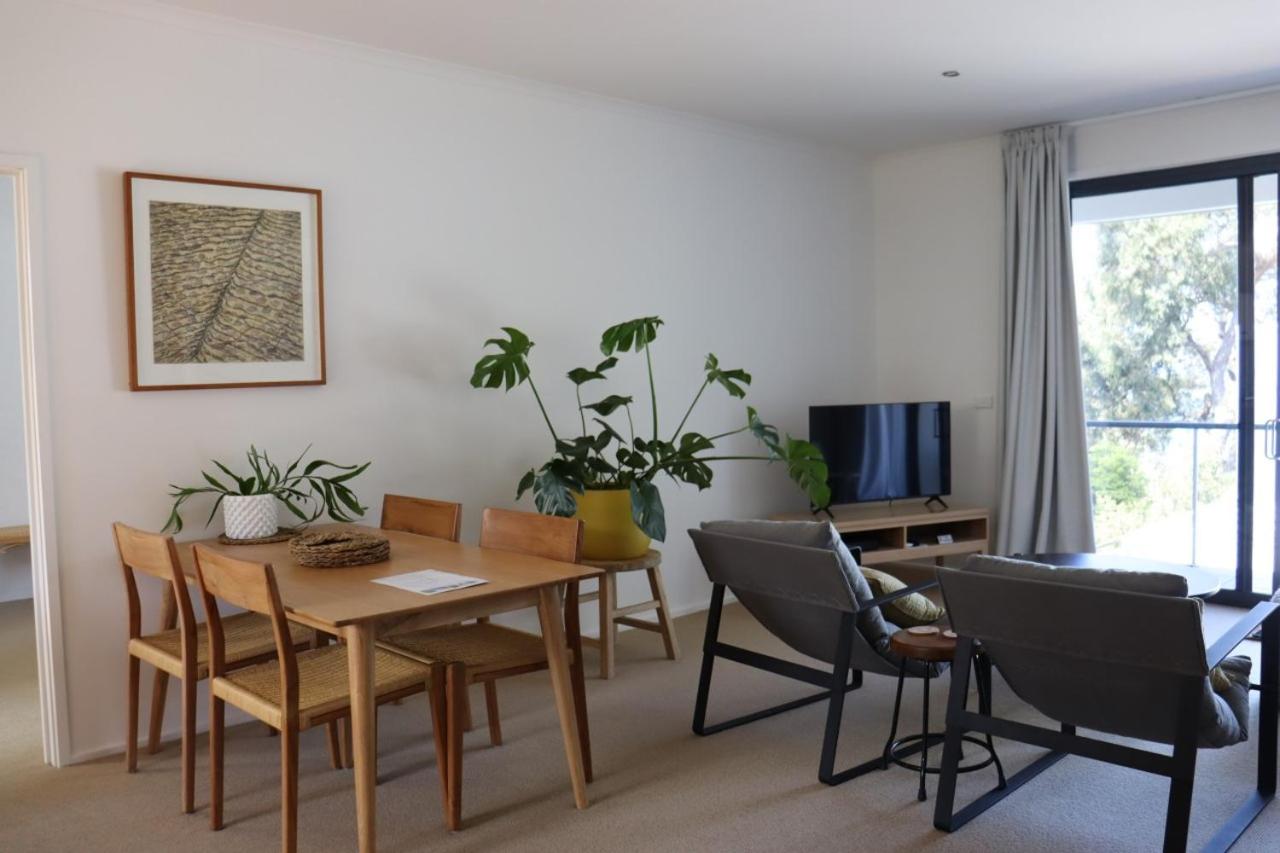 Balcony Apartment with Sea View & Twin Spa photo 3