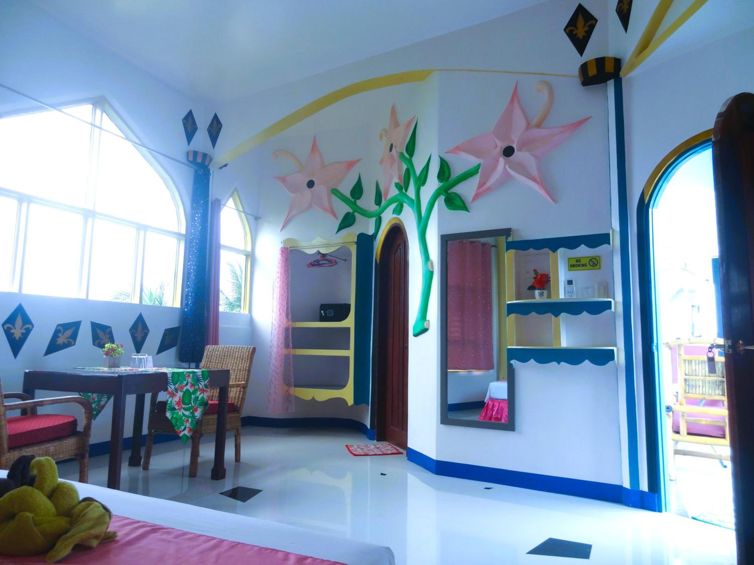 Deluxe Double Room with Balcony - Photo 3