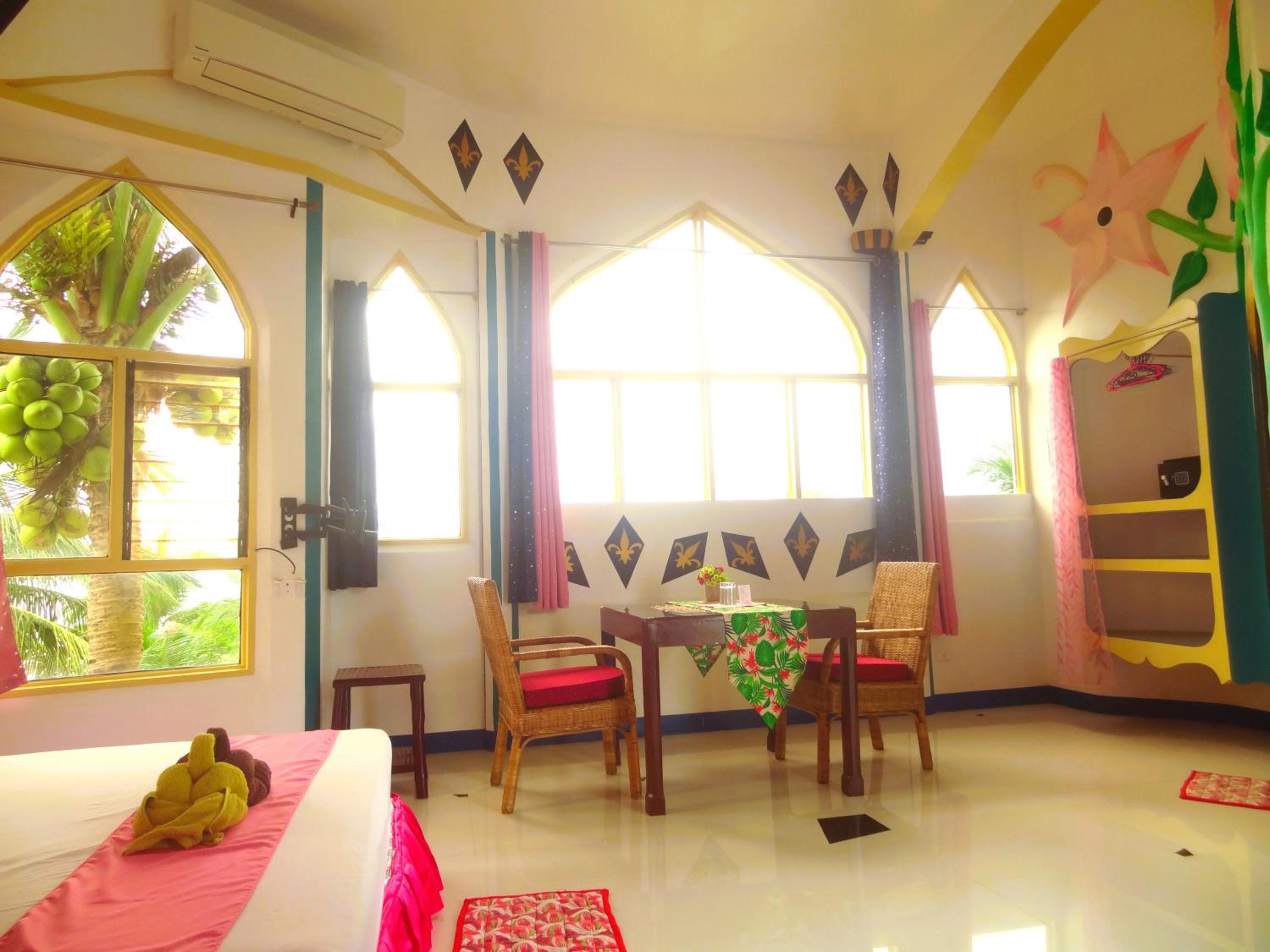 Deluxe Double Room with Balcony - Photo 2