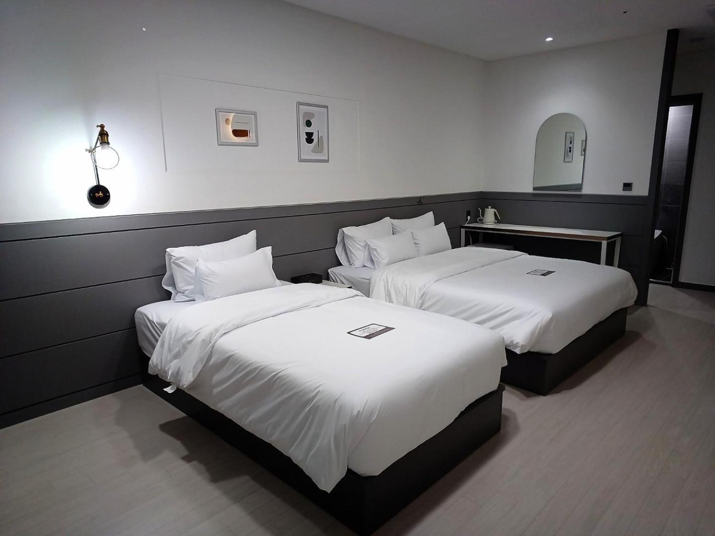 Twin Room - Photo 1