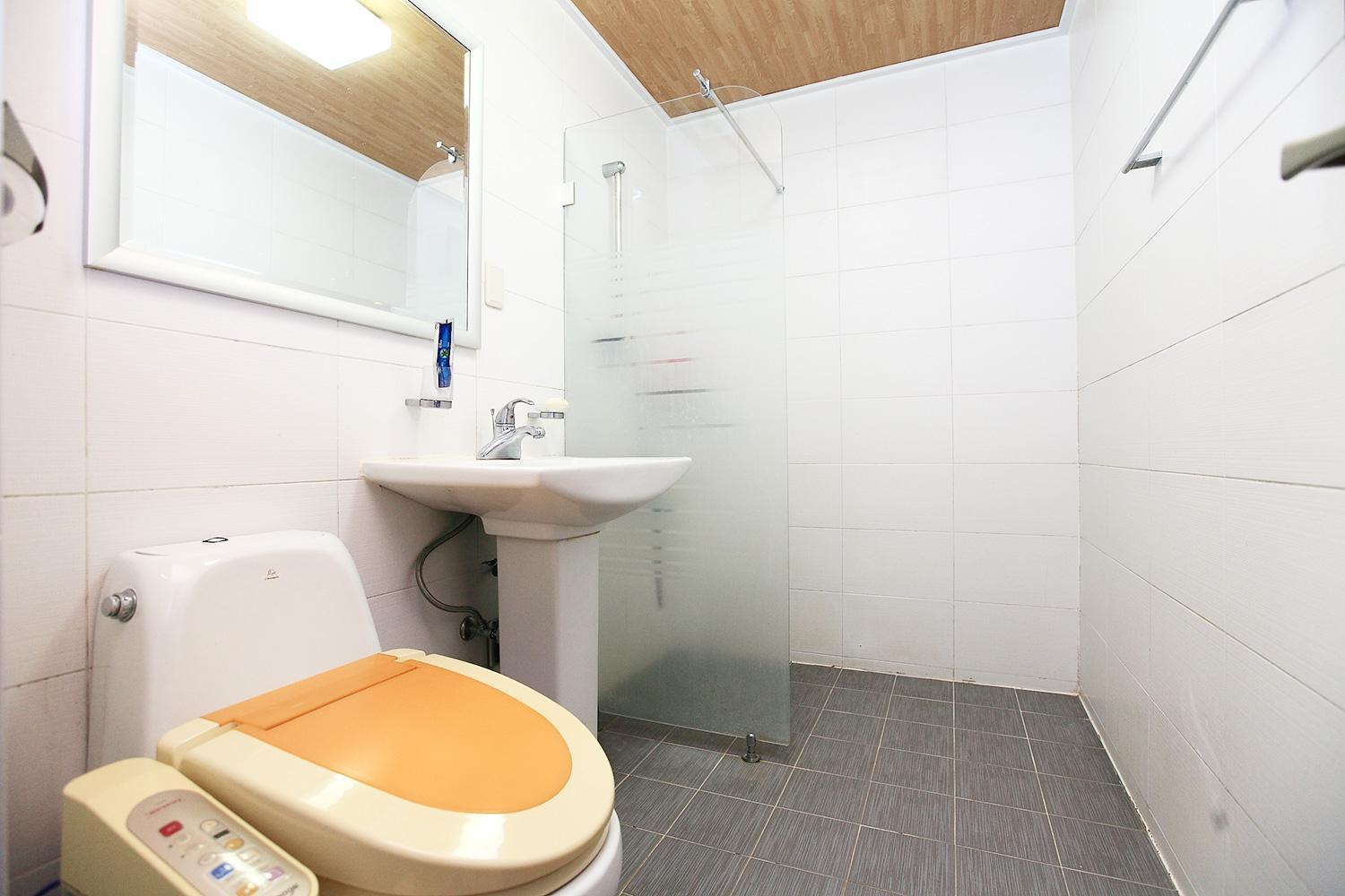Double Room with Sea View - Photo 6