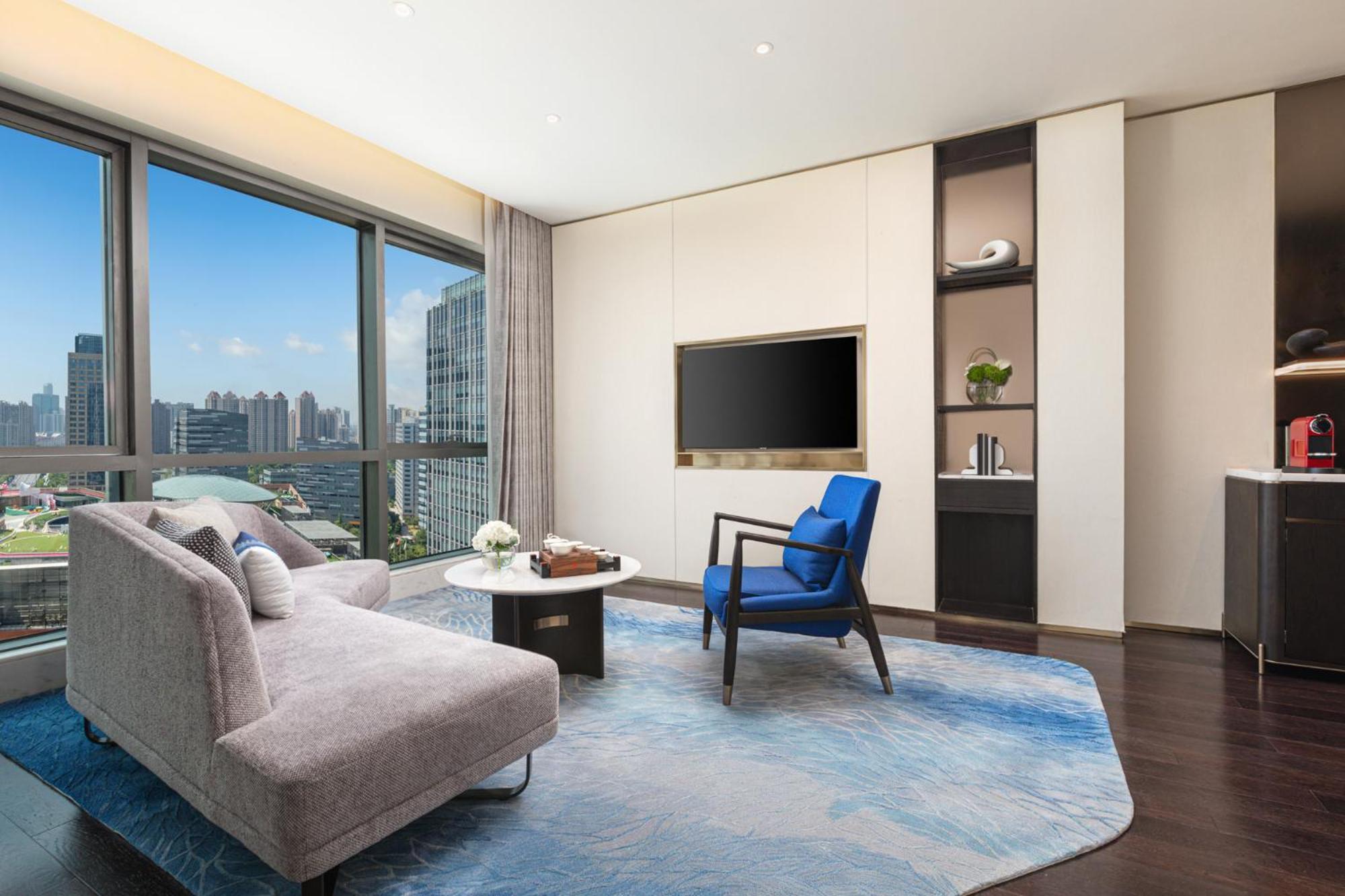 One-Bedroom Suite with Living Area on Mid Floor - Nonsmoking