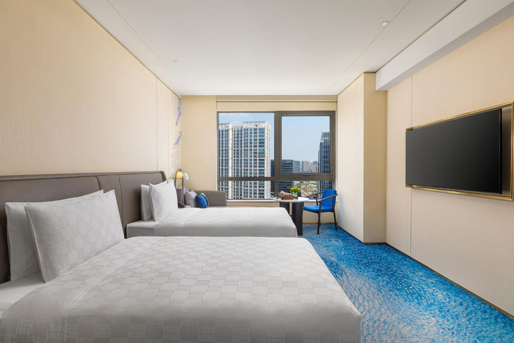 Standard Twin Room thumbnail 5
