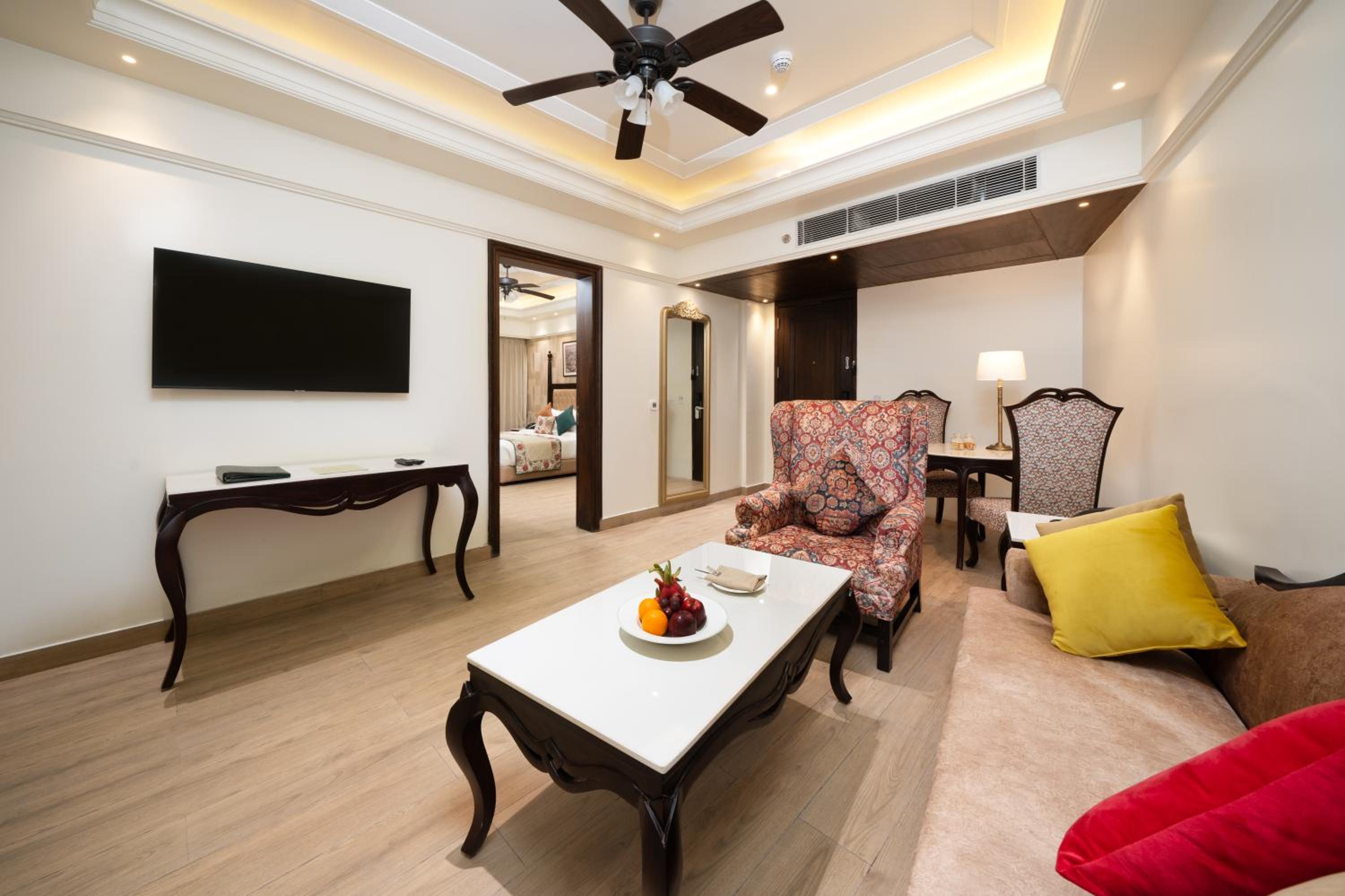 Deluxe Suite - Photo 1