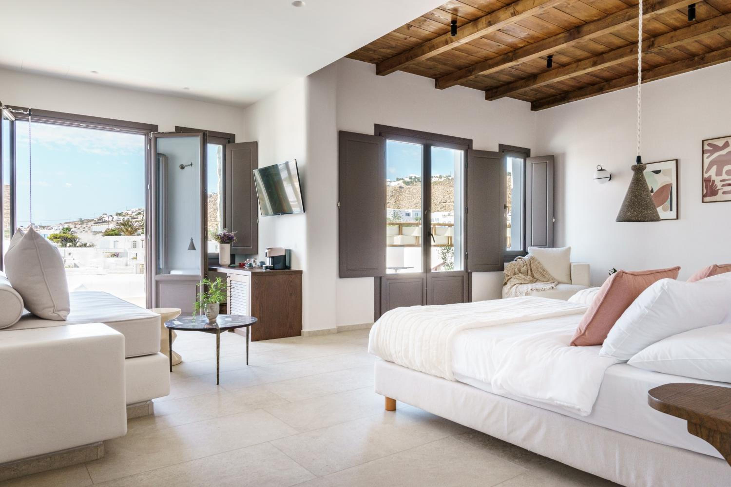 Superior Suite with Sea View - Photo 1