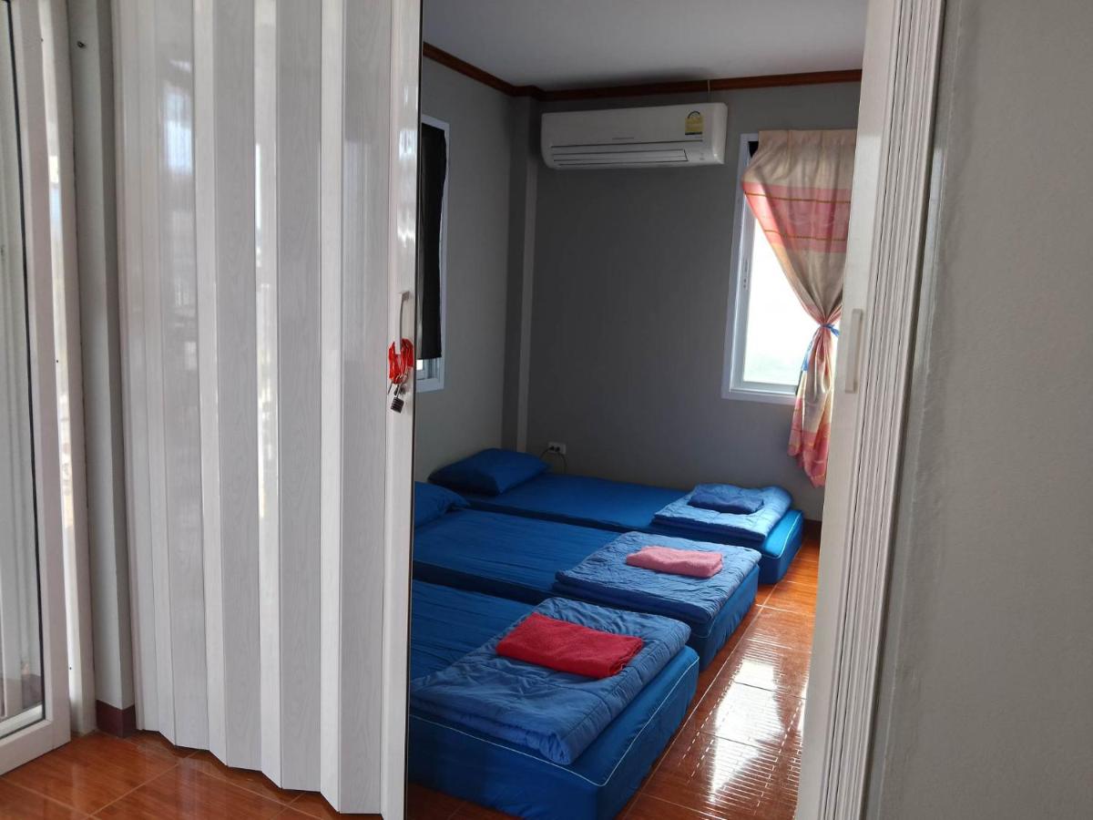 Economy Triple Room with Shared Bathroom photo 3