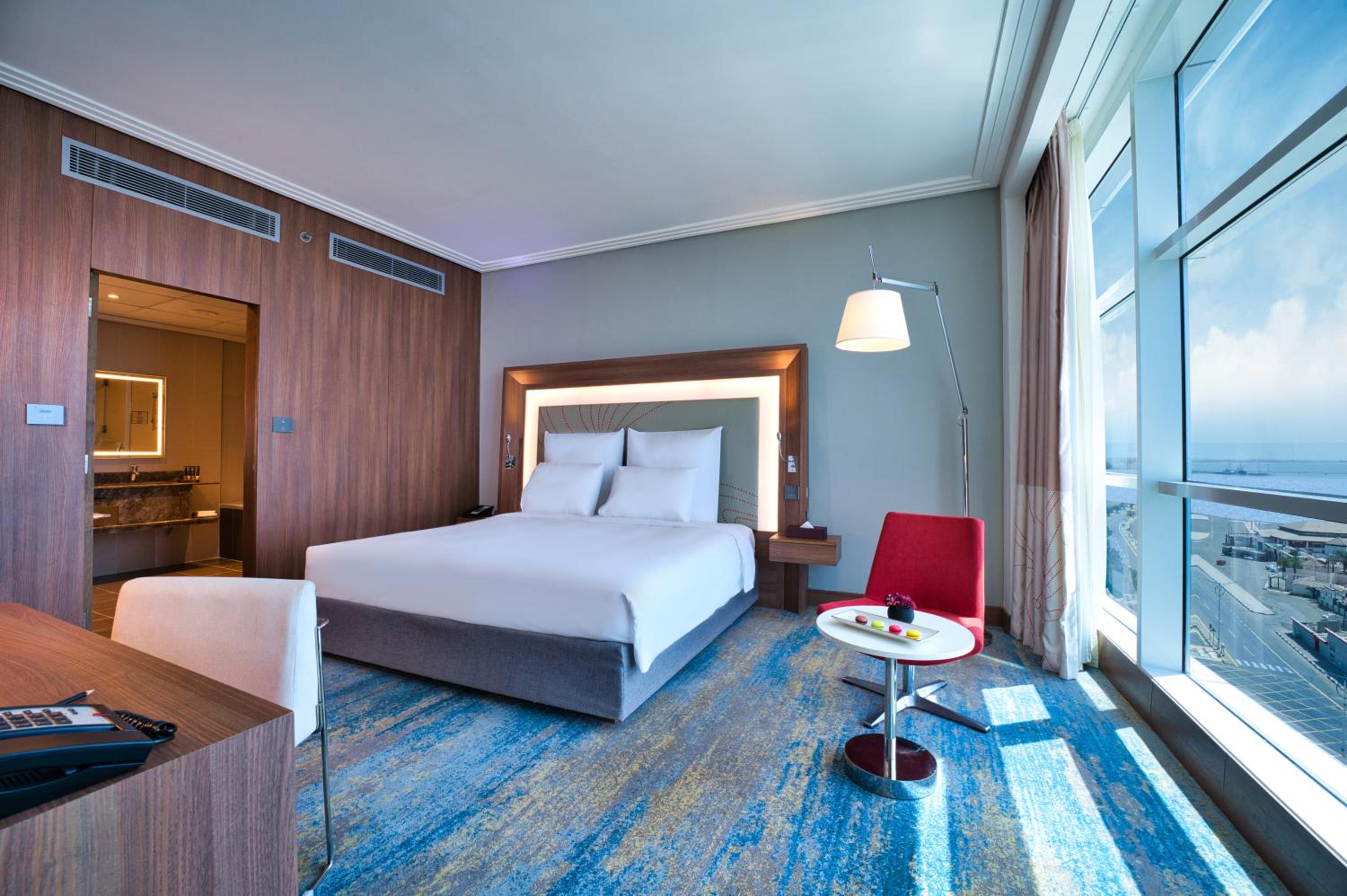 Superior Suite with pool view
