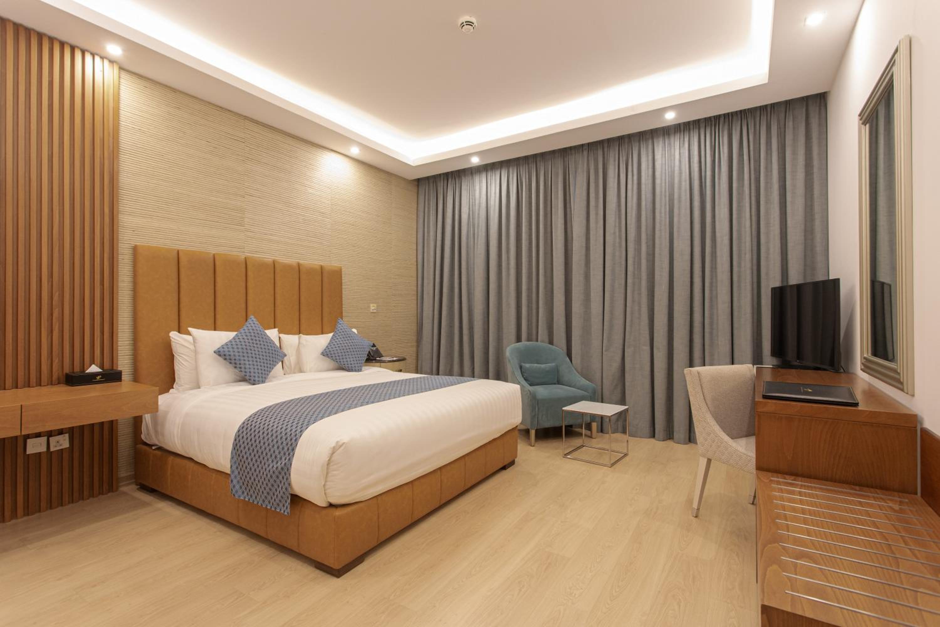 Deluxe King Room