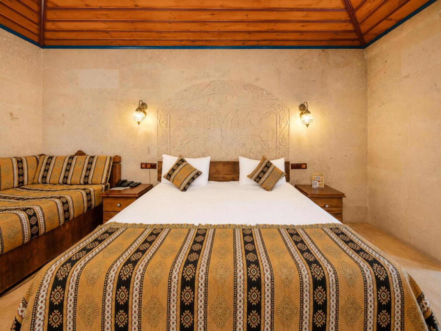 Deluxe Triple Room photo 2