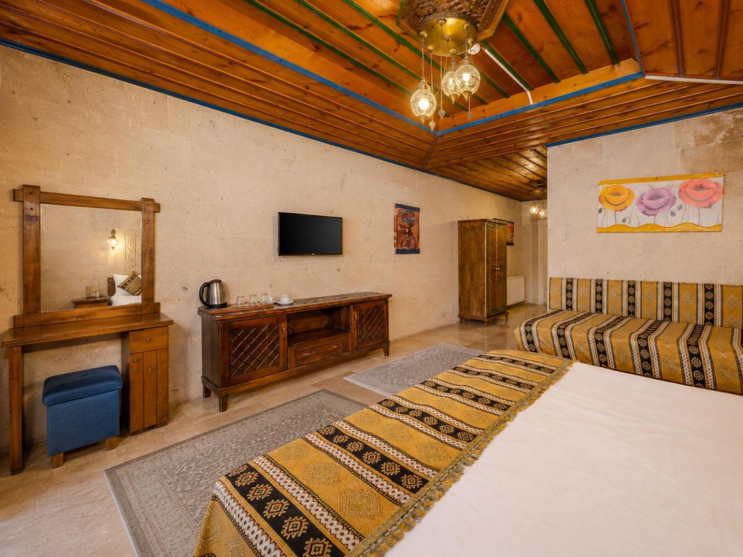 Deluxe Triple Room photo 3