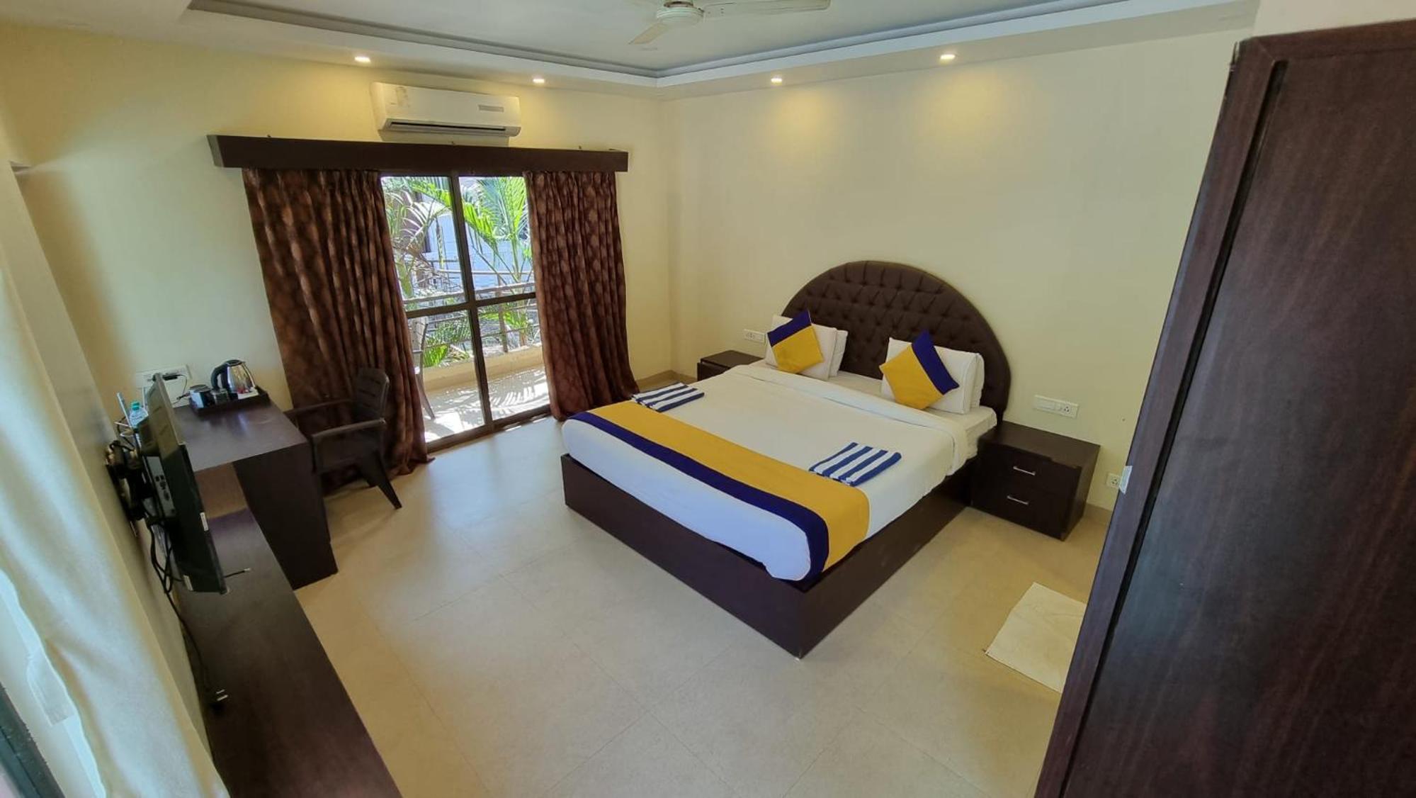 Superior Deluxe Double or Twin Room with Balcony photo 2
