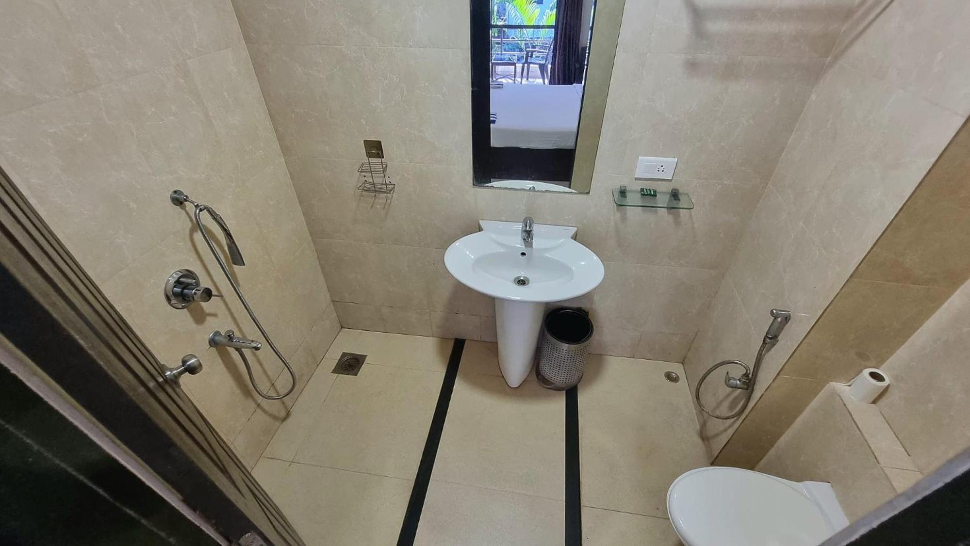 Superior Deluxe Double or Twin Room with Balcony photo 3