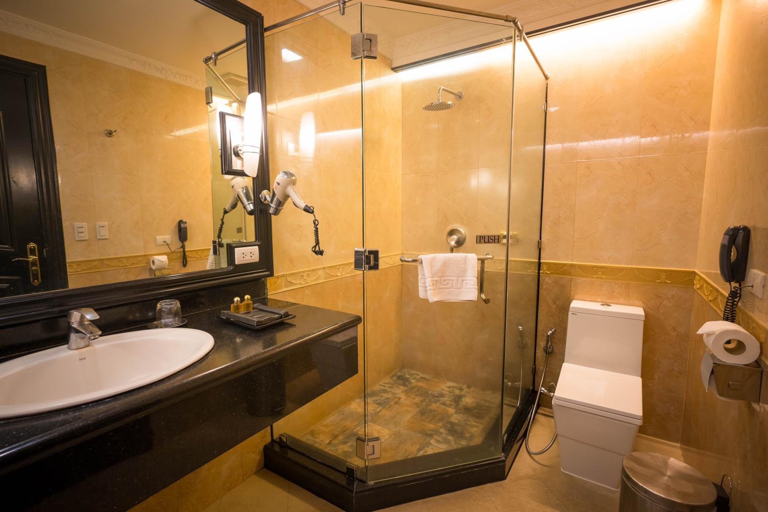 Two-Bedroom Suite - Photo 4