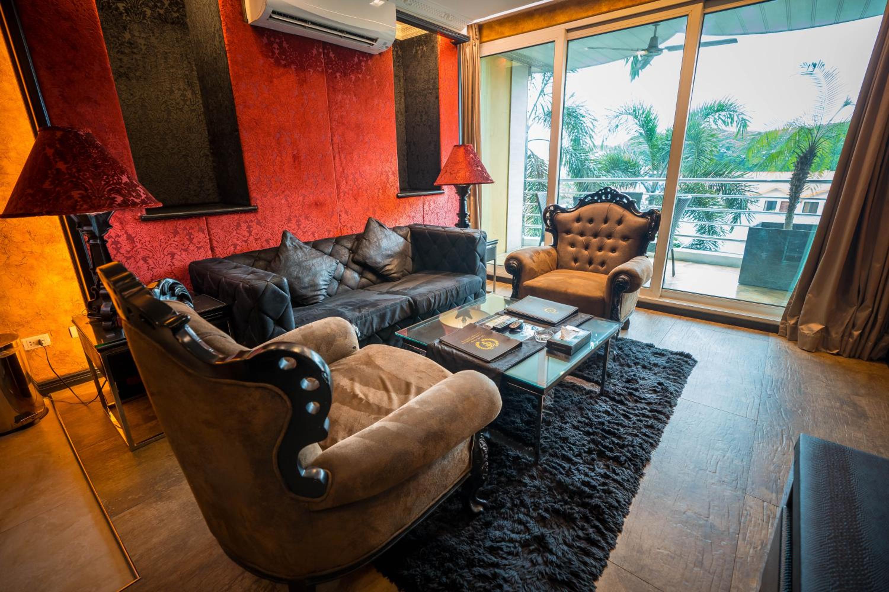 Two-Bedroom Suite - Photo 2