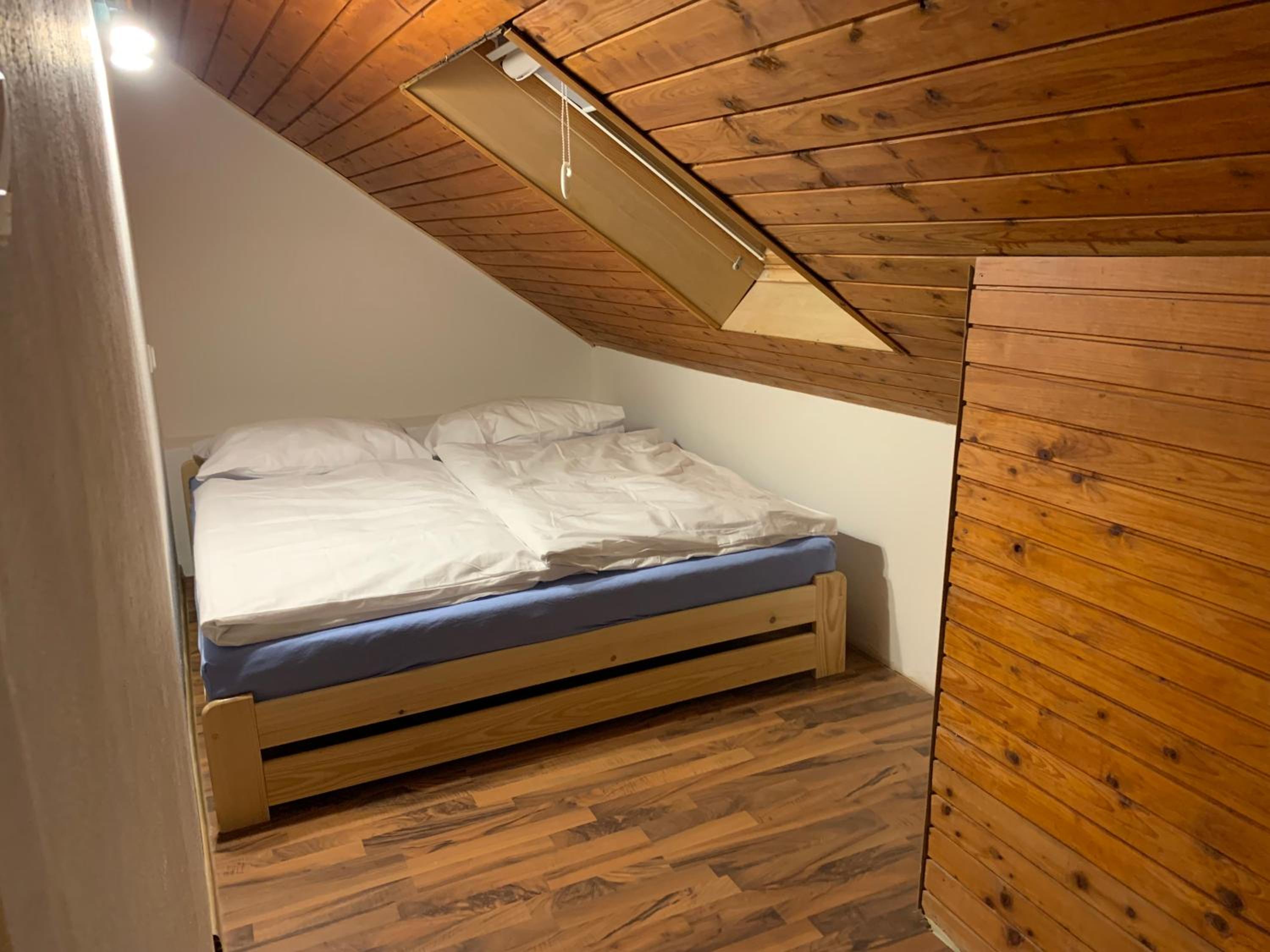 Eight-Bedroom House - Photo 2