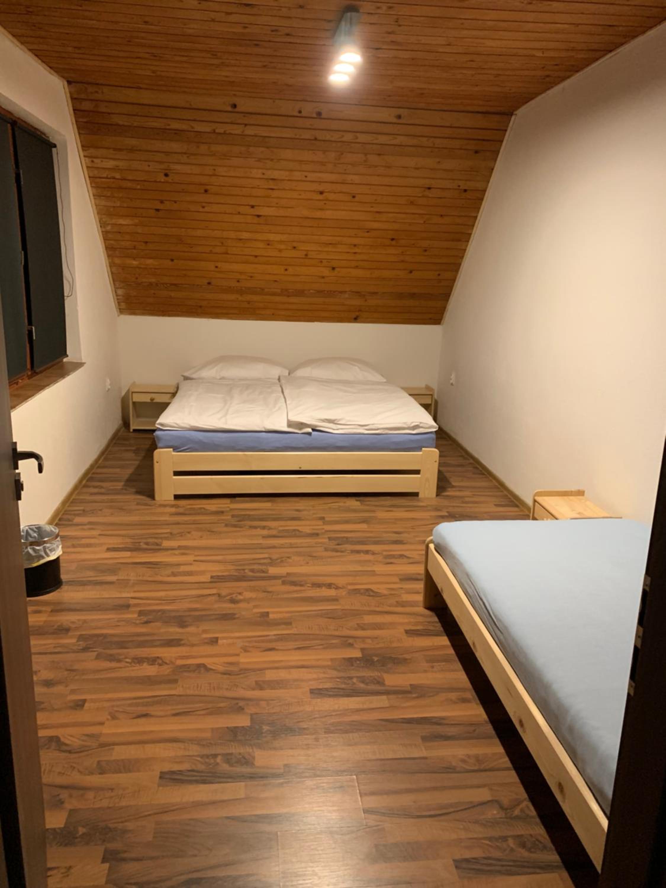 Eight-Bedroom House - Photo 16