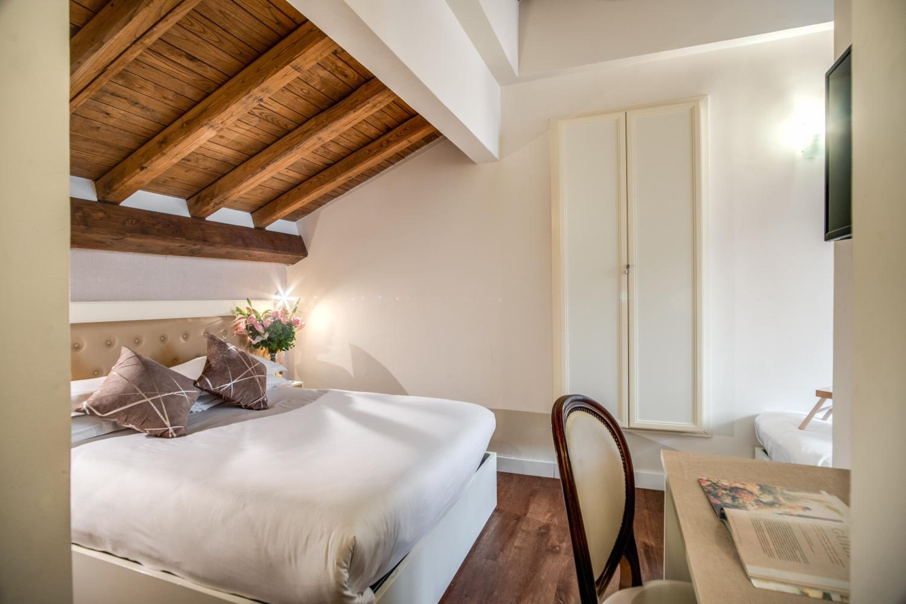 Triple Room photo 3