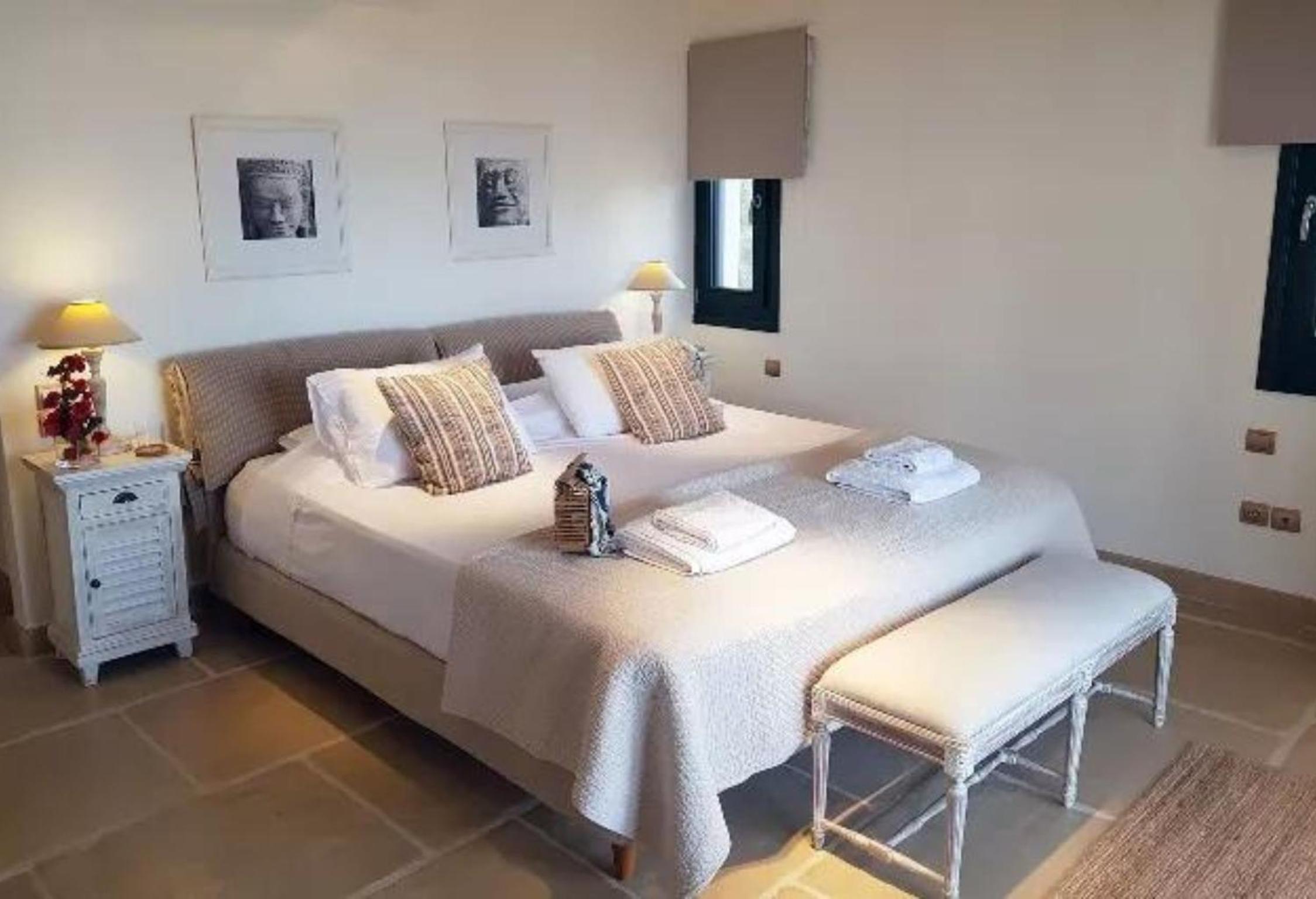 Deluxe Suite with Sea View & Balcony